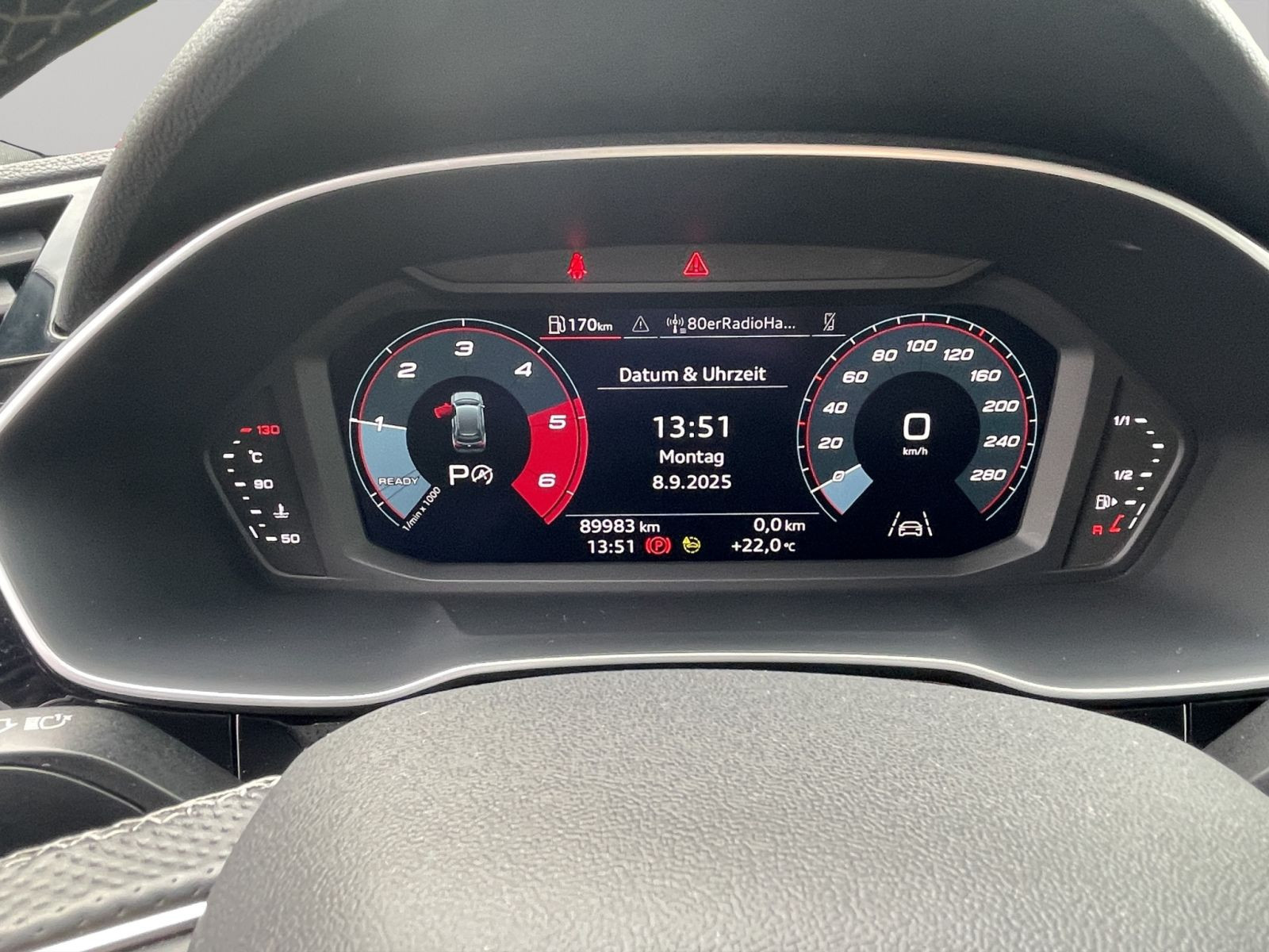 Audi - Q3_13