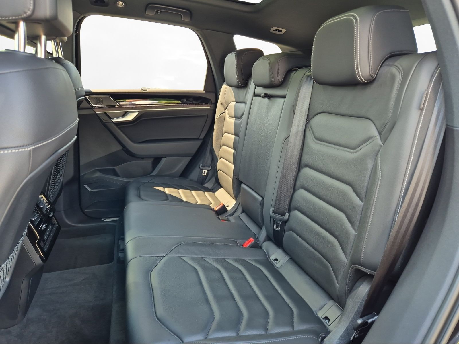 Volkswagen - Touareg_5