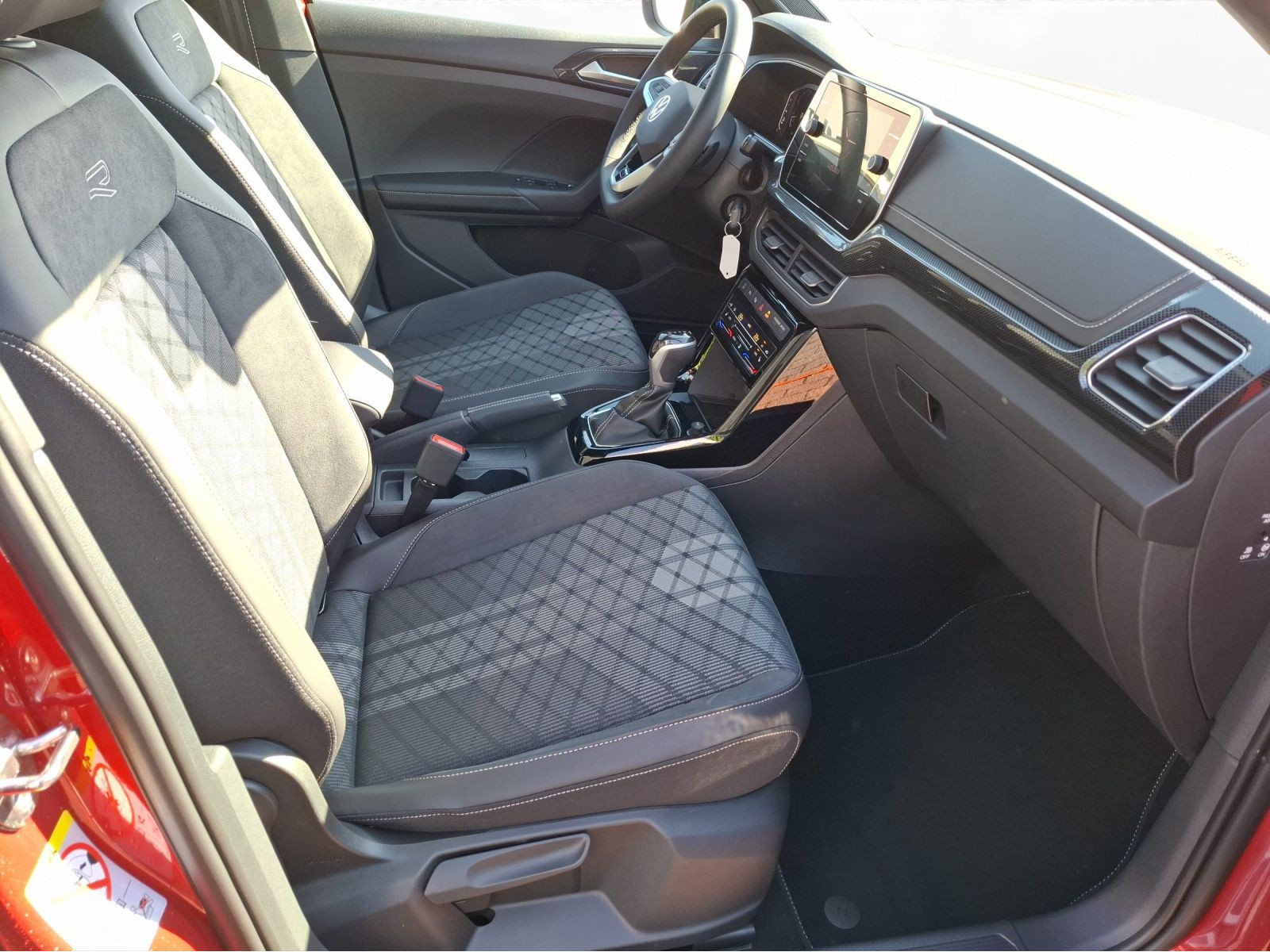 Volkswagen - T-Cross_12