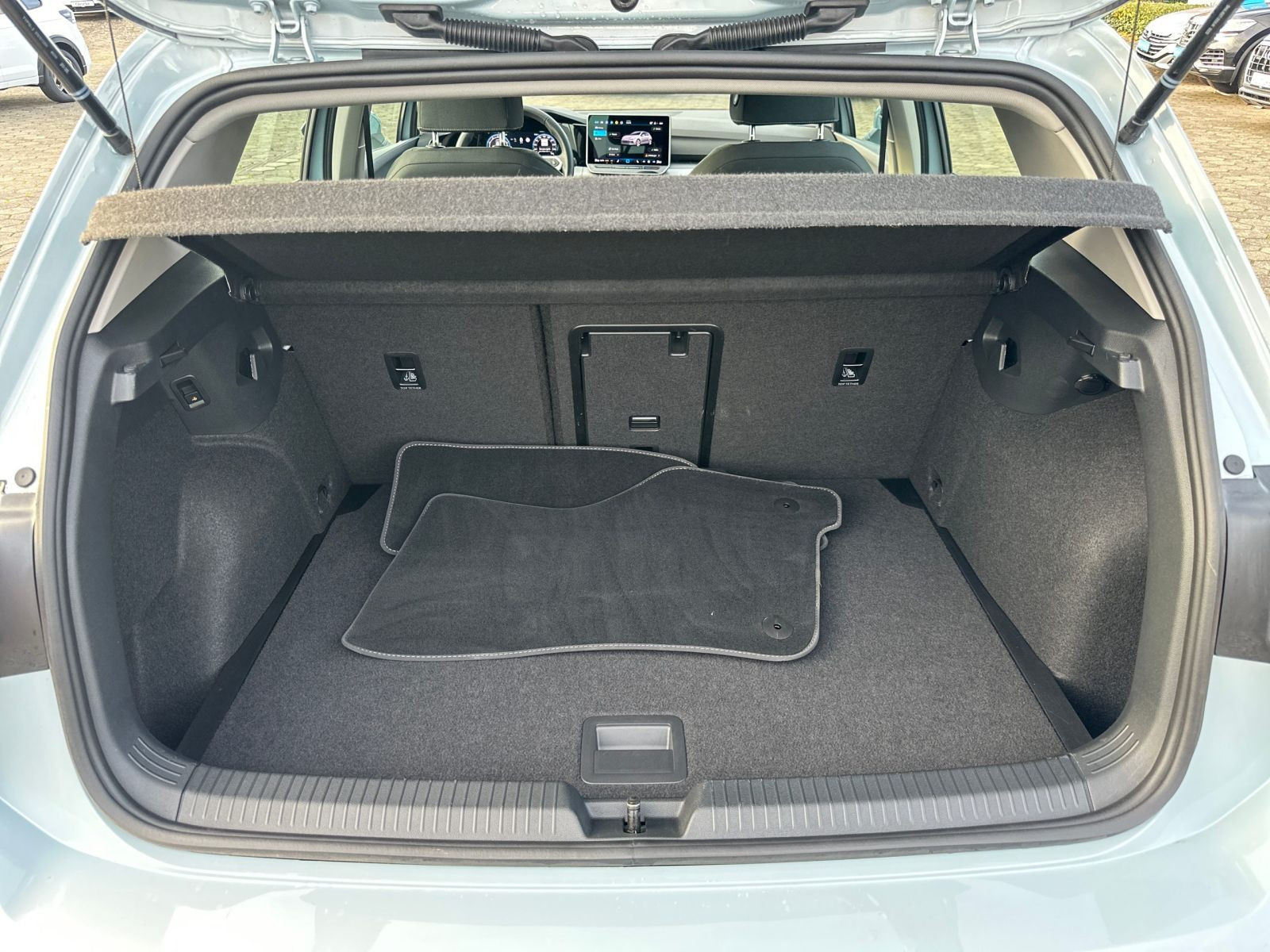 Volkswagen - Golf_21