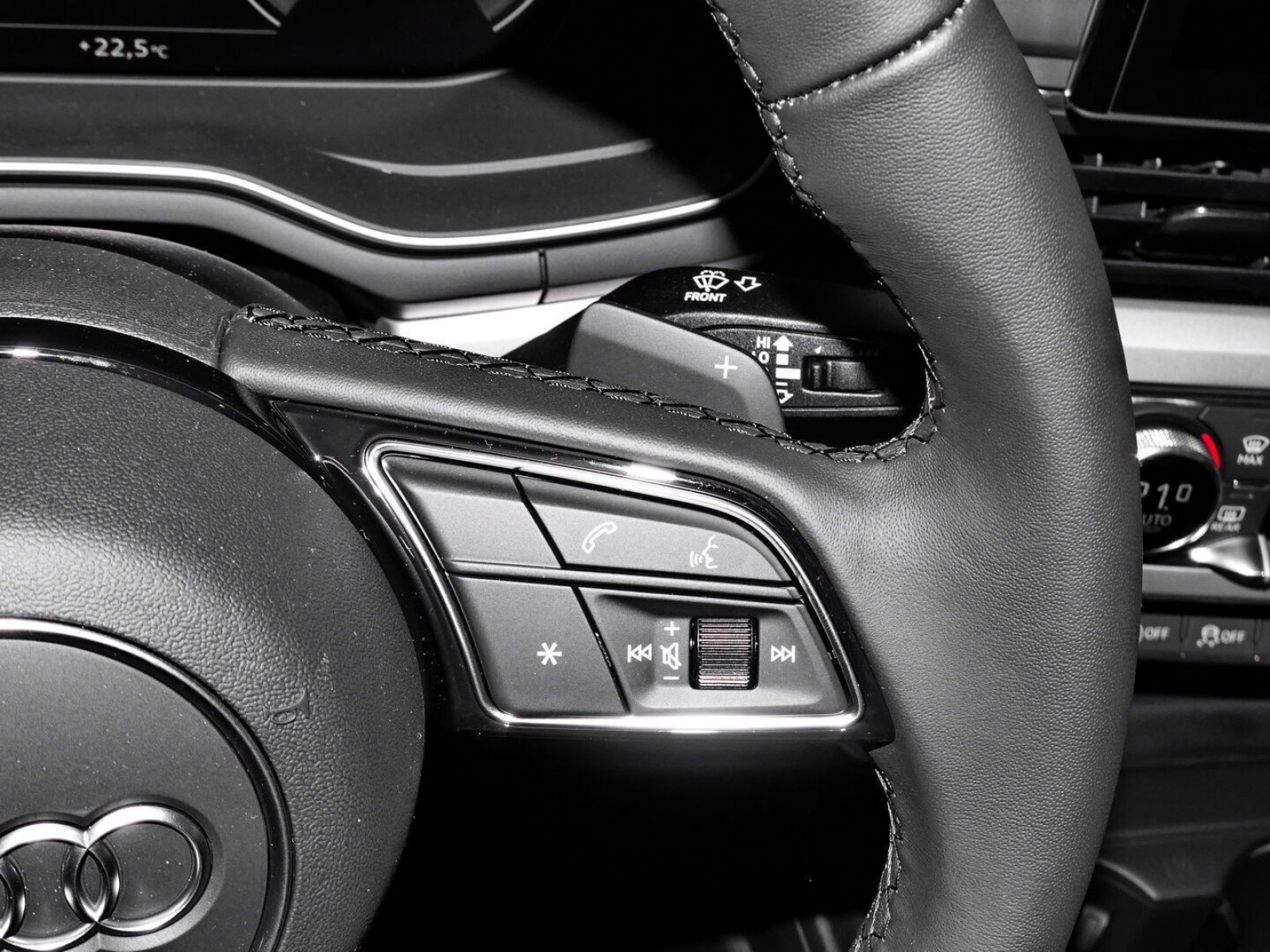 Audi - A4_16