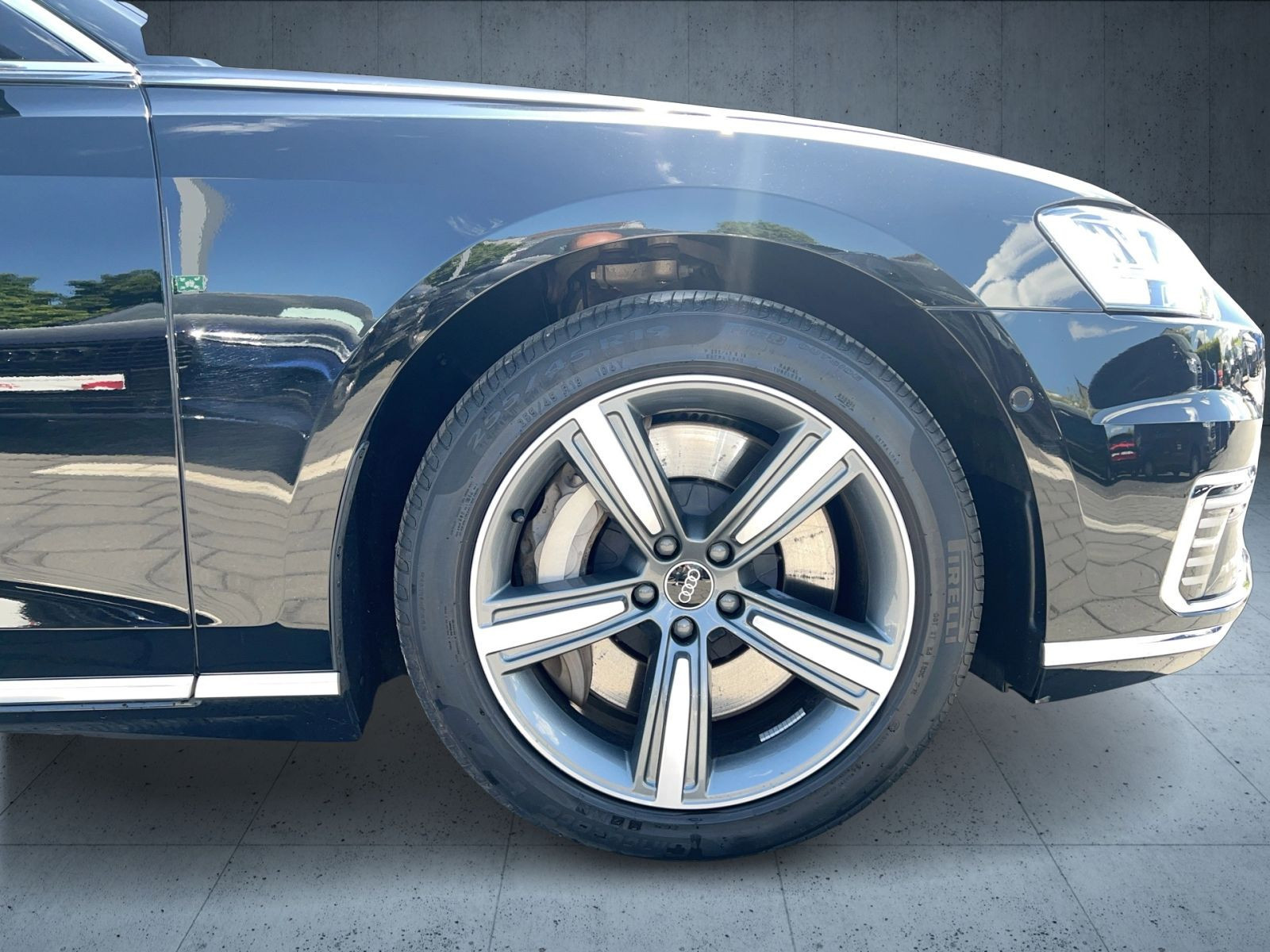 Audi - A8_9