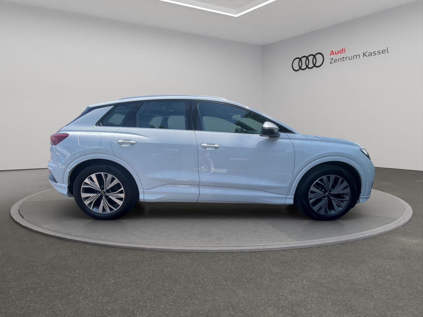 Audi - Q4_8