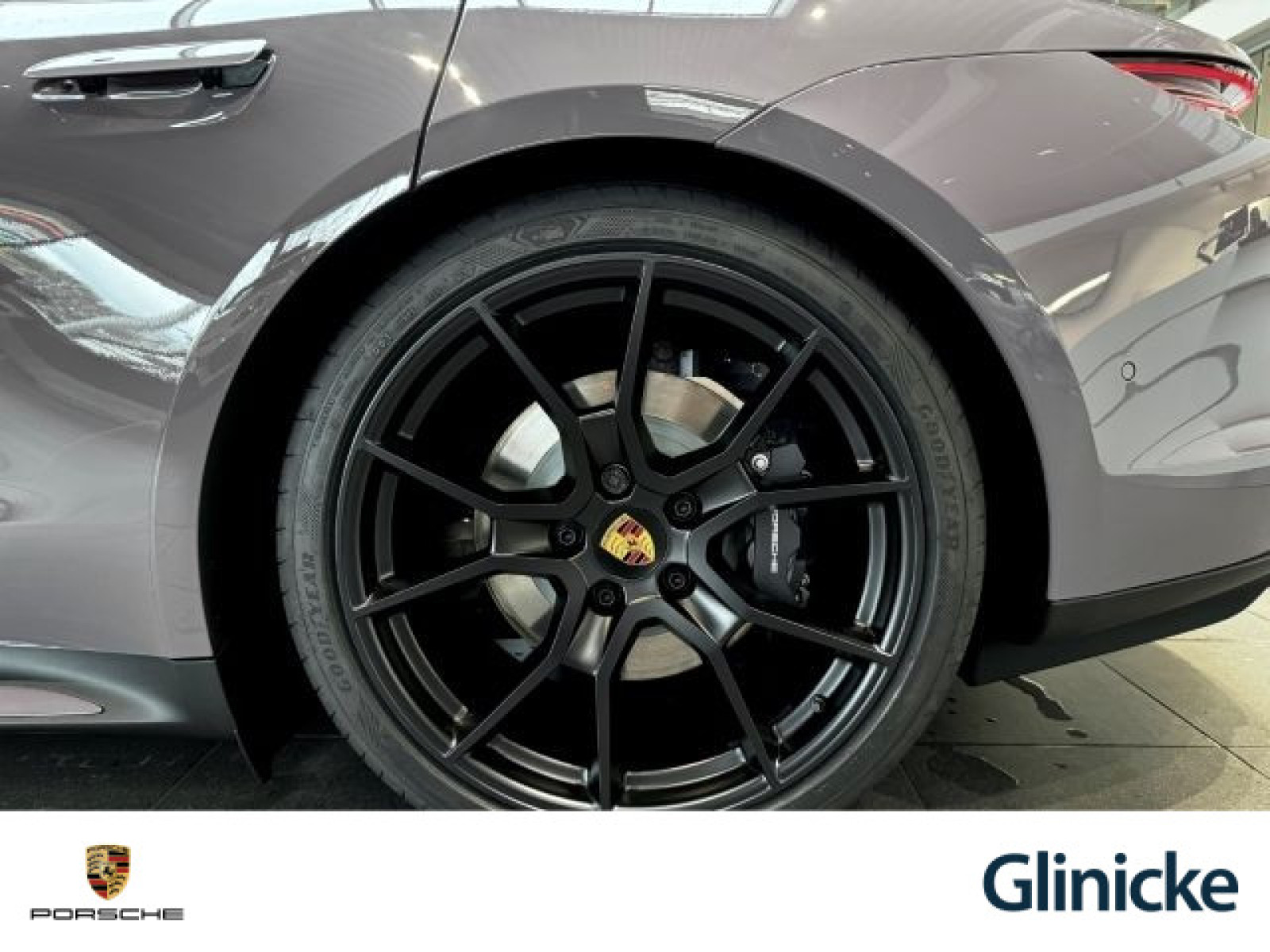 Porsche - Taycan_8