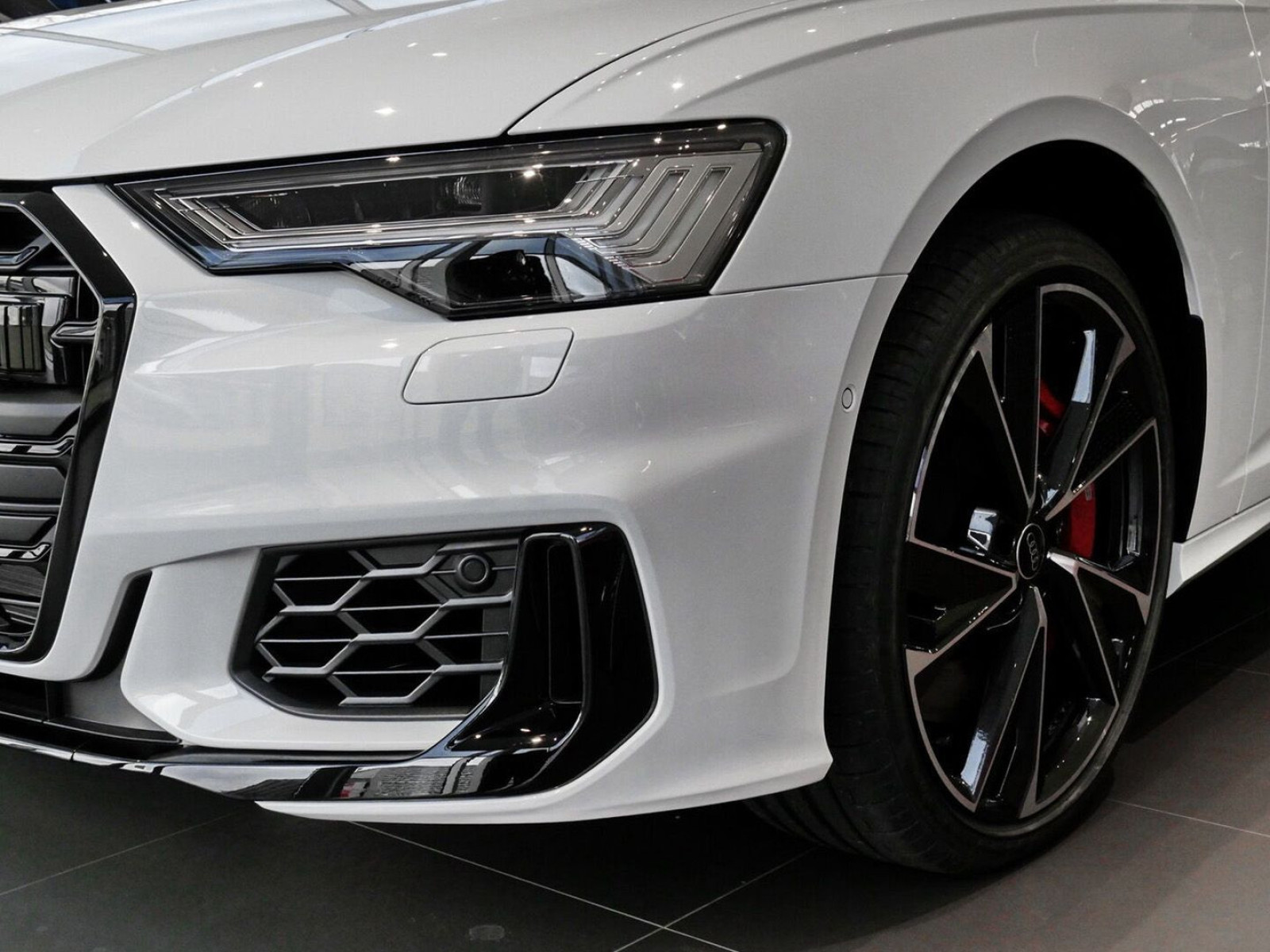 Audi - S6_17