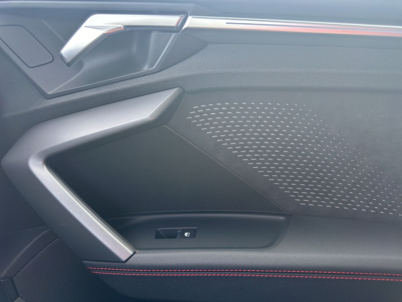 Audi - S3 Limousine_19