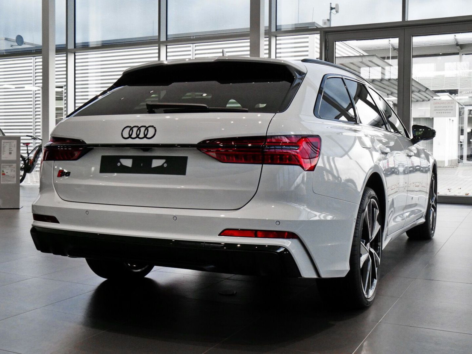 Audi - S6_4