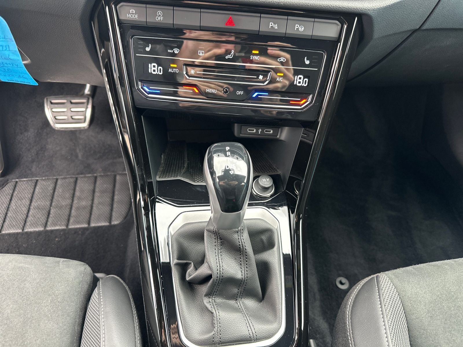 Volkswagen - T-Roc_15