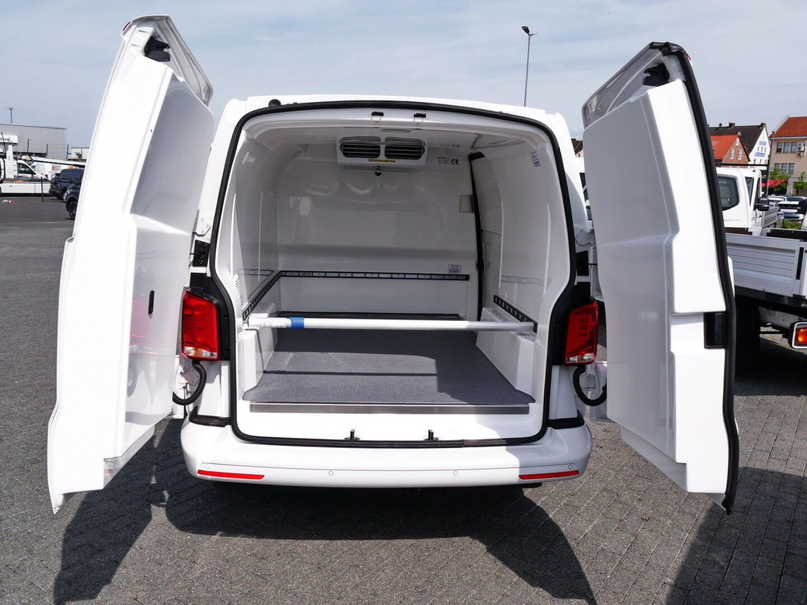 Volkswagen - T6.1 Transporter_9