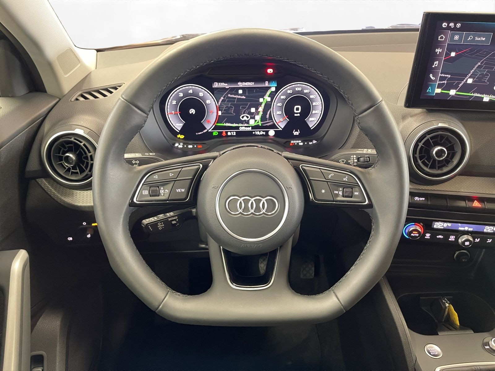 Audi - Q2_21