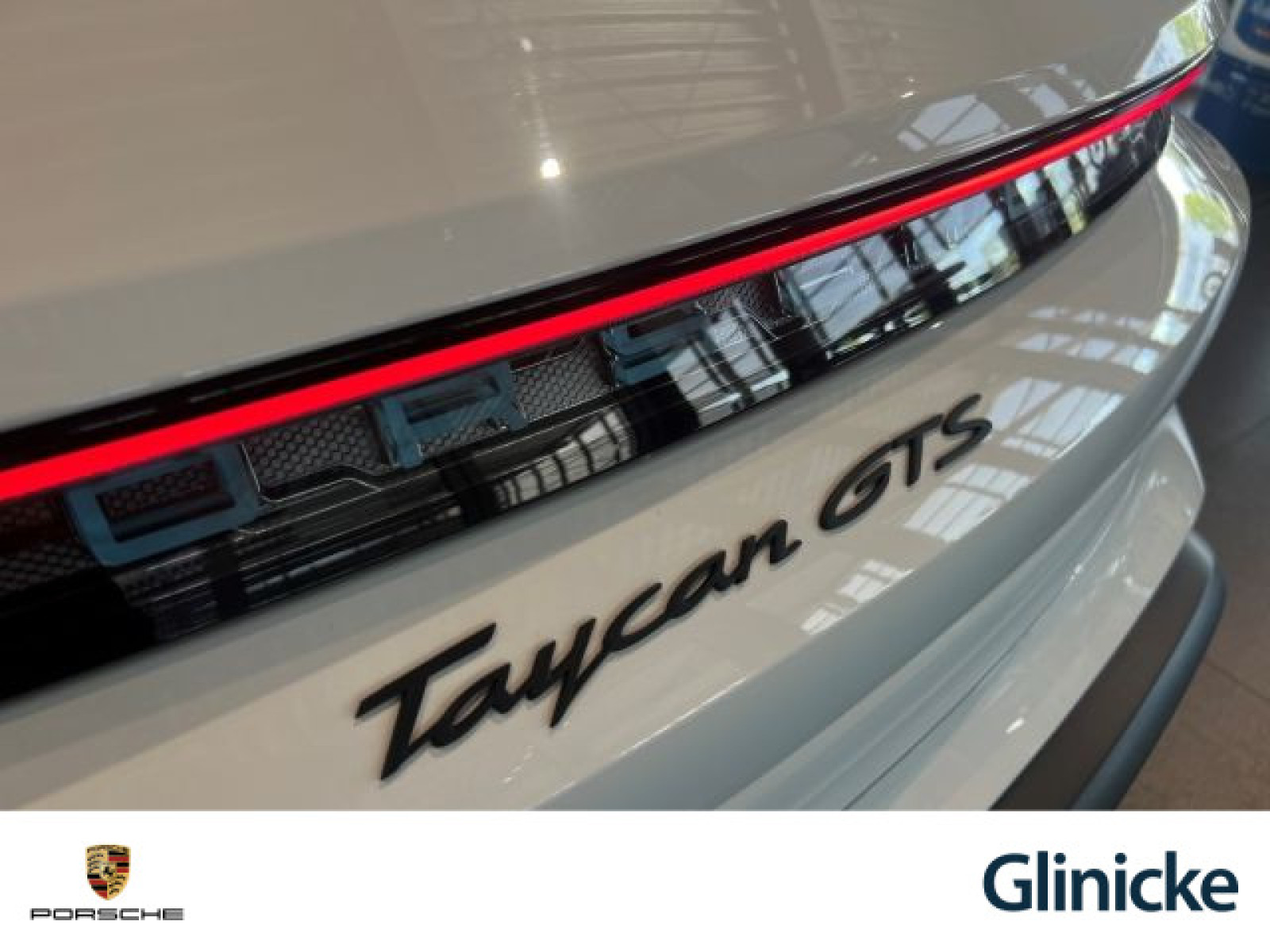 Porsche - Taycan_25