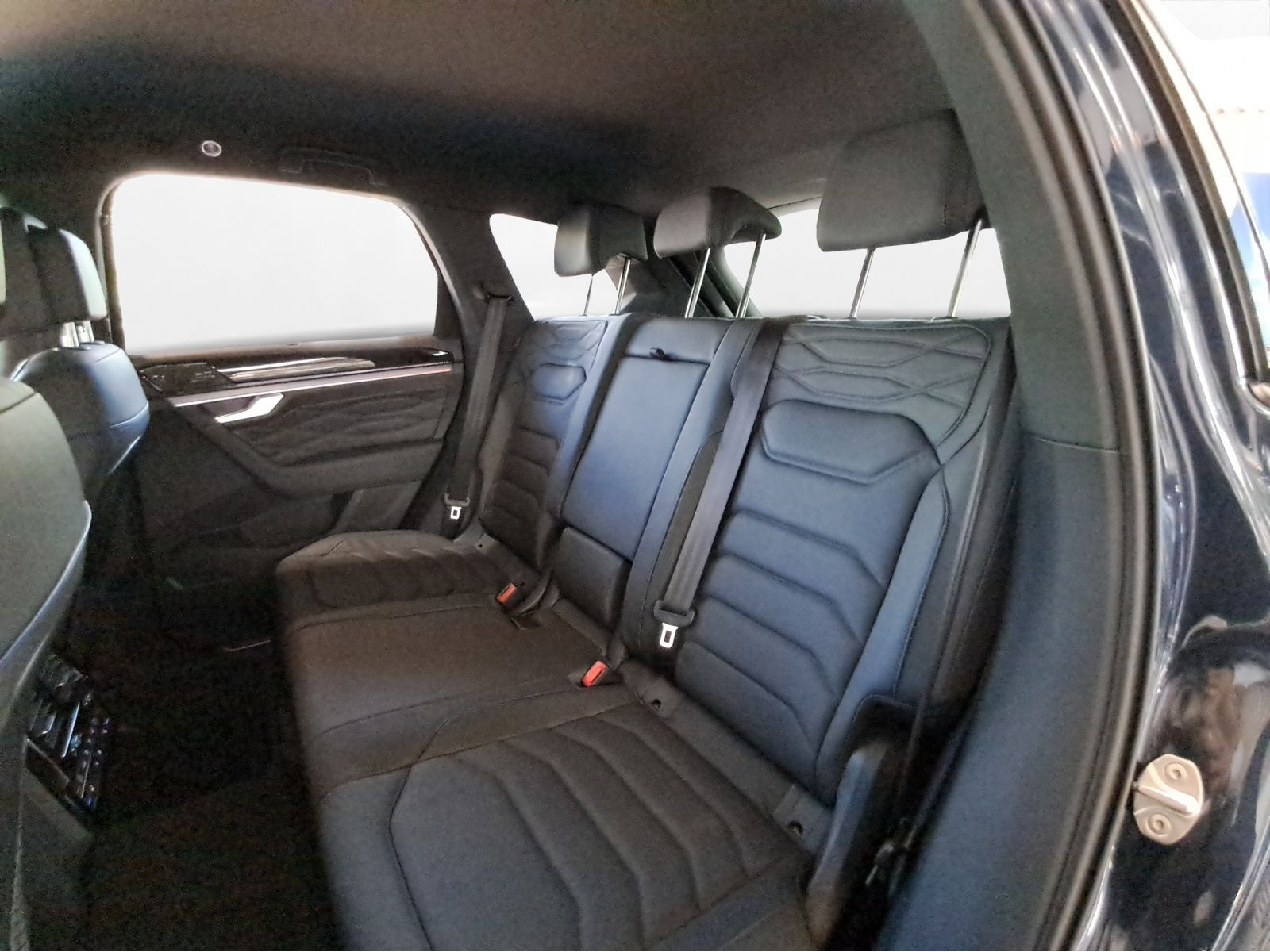 Volkswagen - Touareg_10