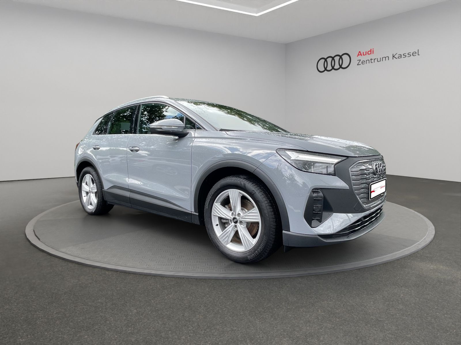 Audi - Q4_9