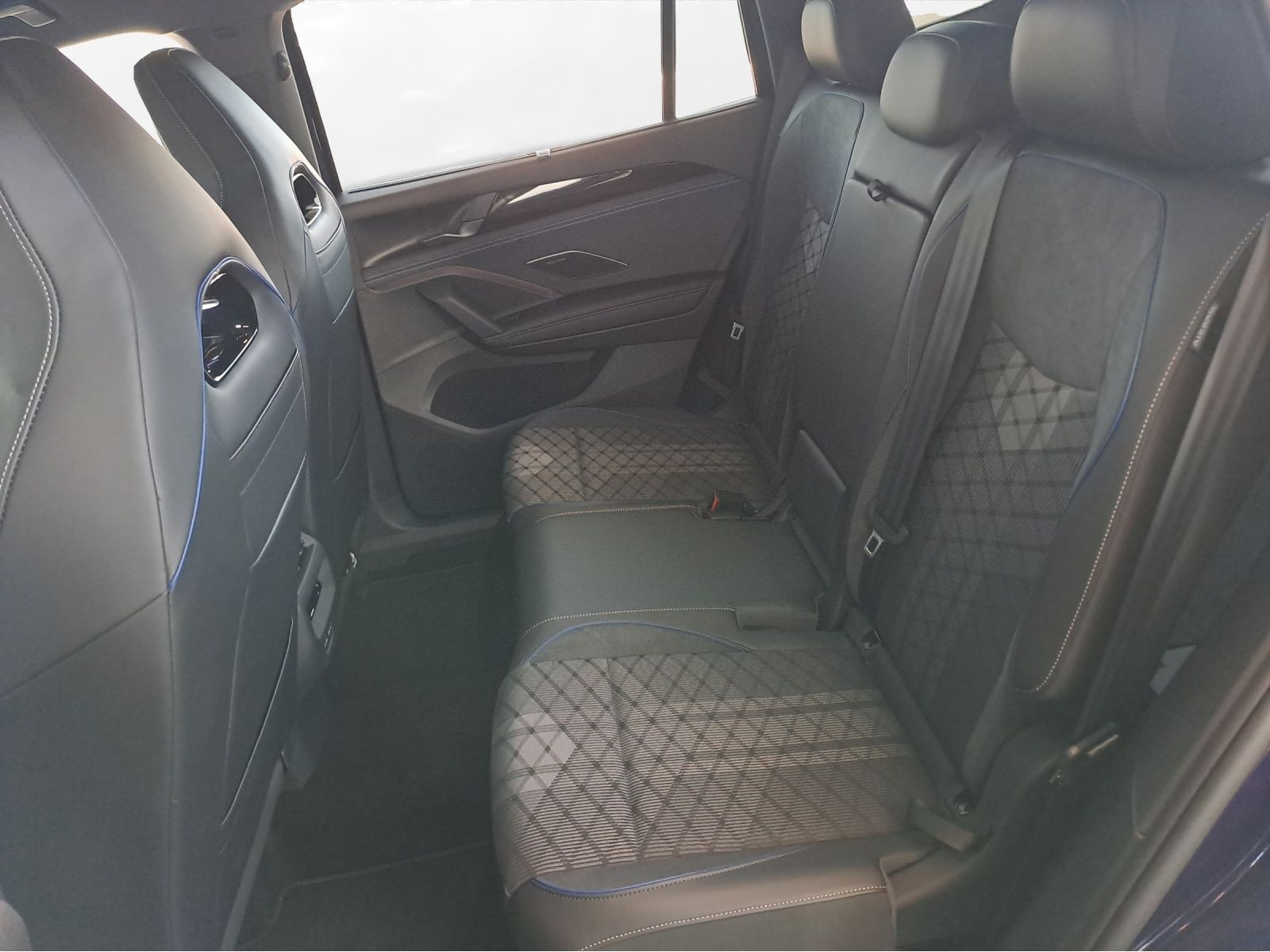 Volkswagen - Tayron_15