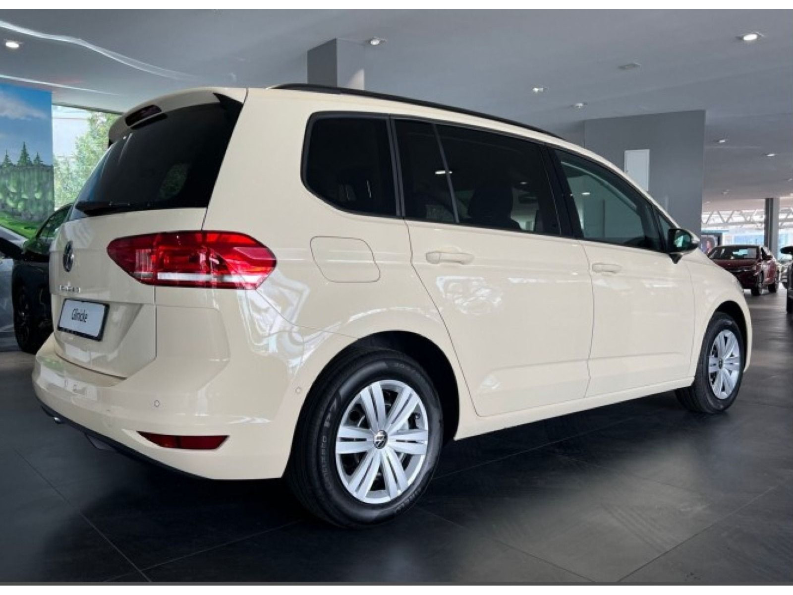 Volkswagen - Touran_7