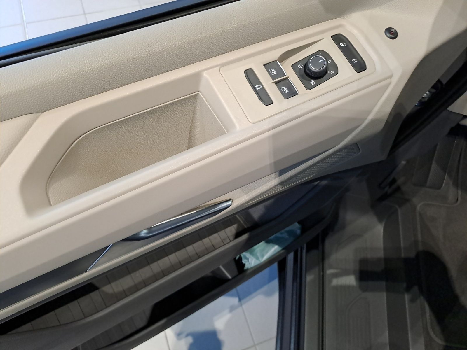 Volkswagen - California_16