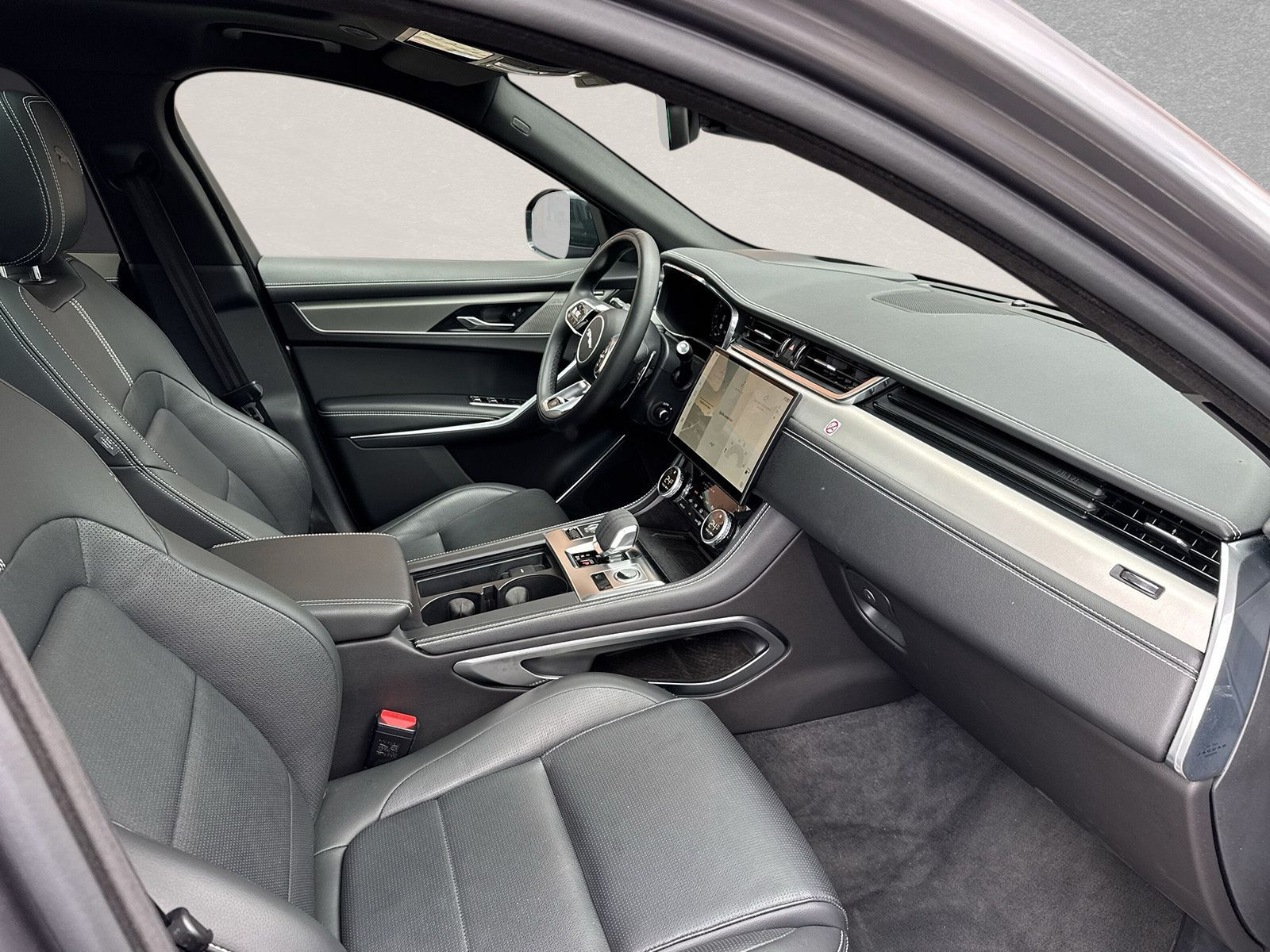 Jaguar - F-Pace_3