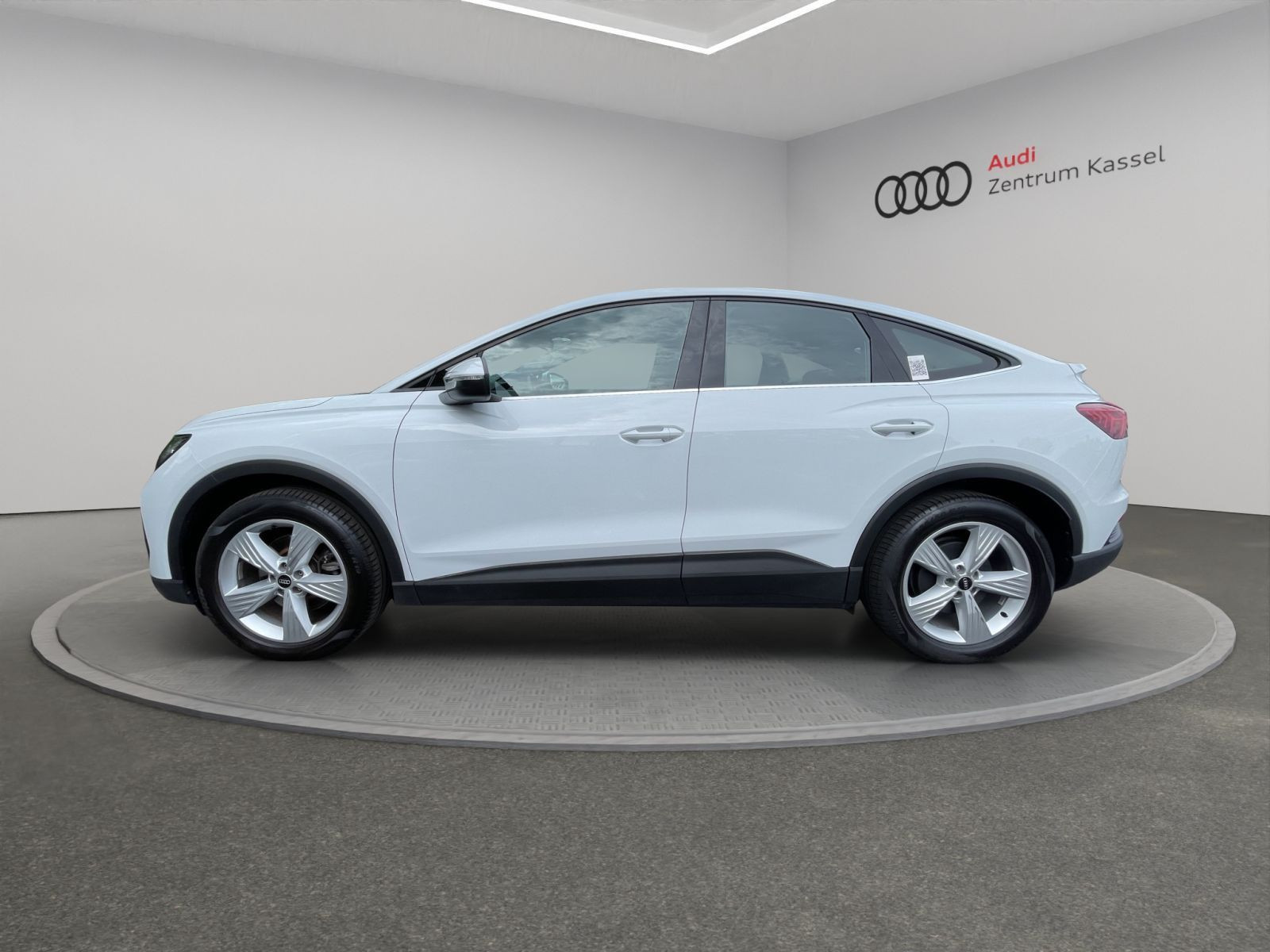 Audi - Q4 Sportback e-tron_4