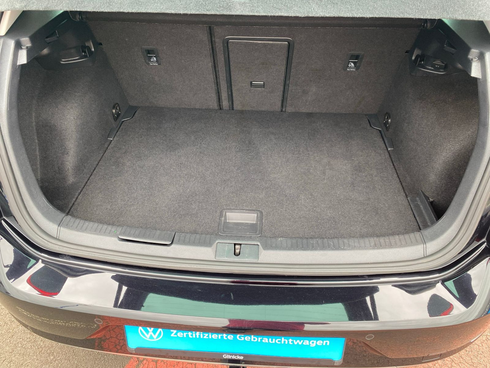 Volkswagen - Golf_16