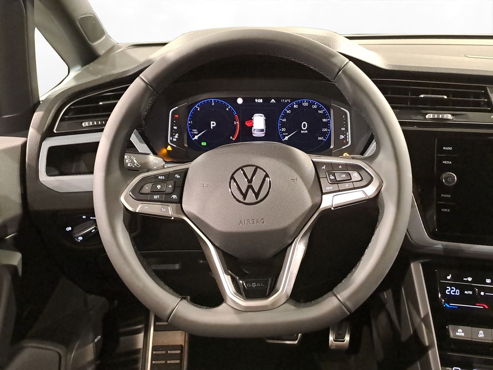 Volkswagen - Touran_10