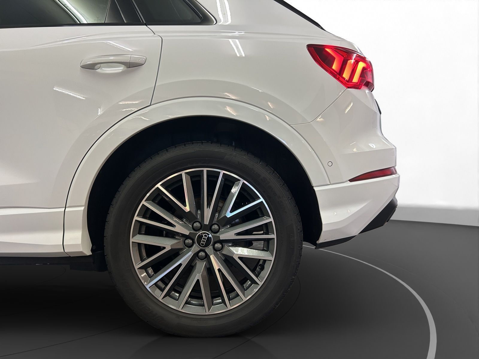 Audi - Q3_14 Audi - Q3_14