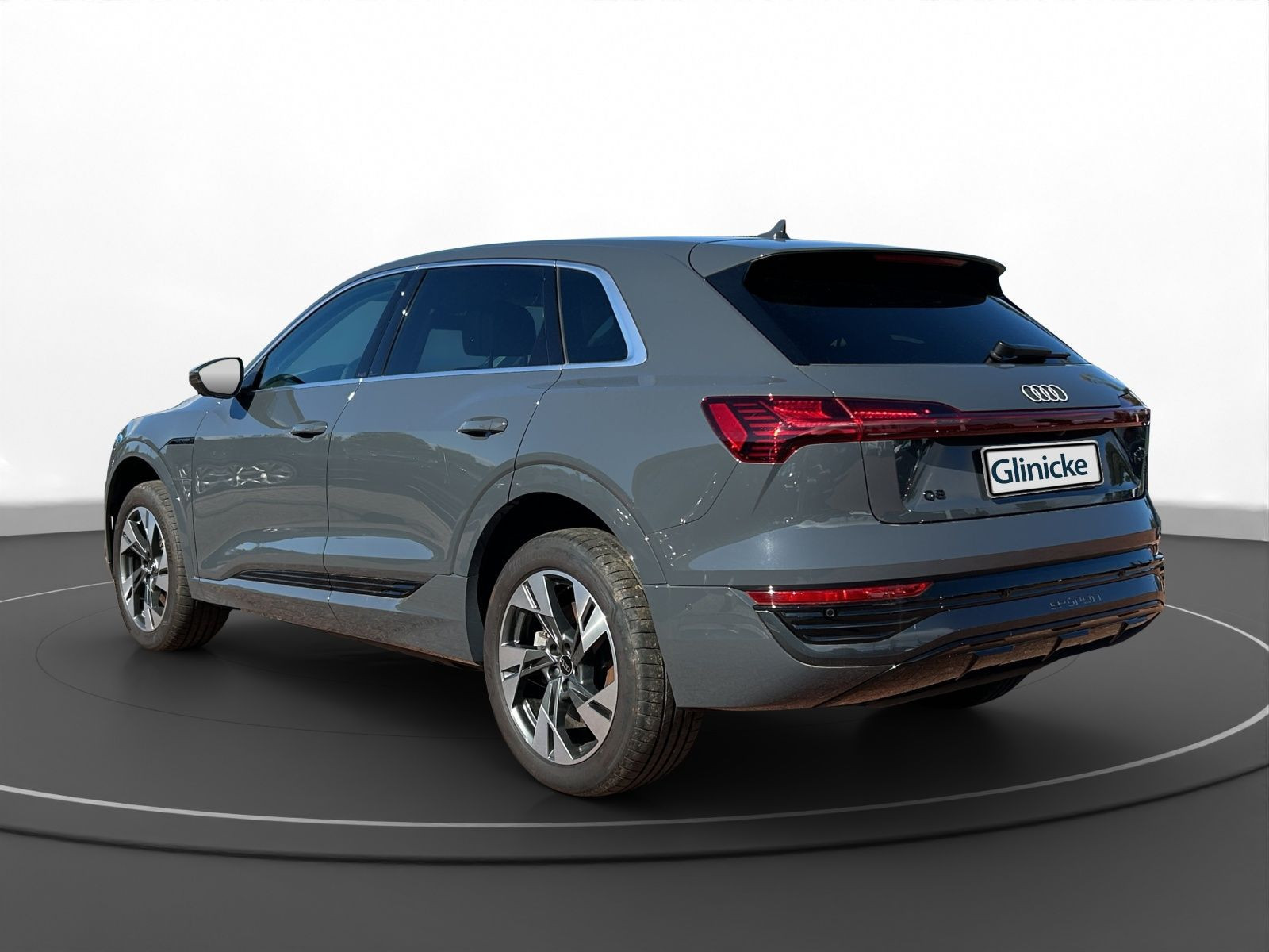 Audi - Q8 e-tron_10