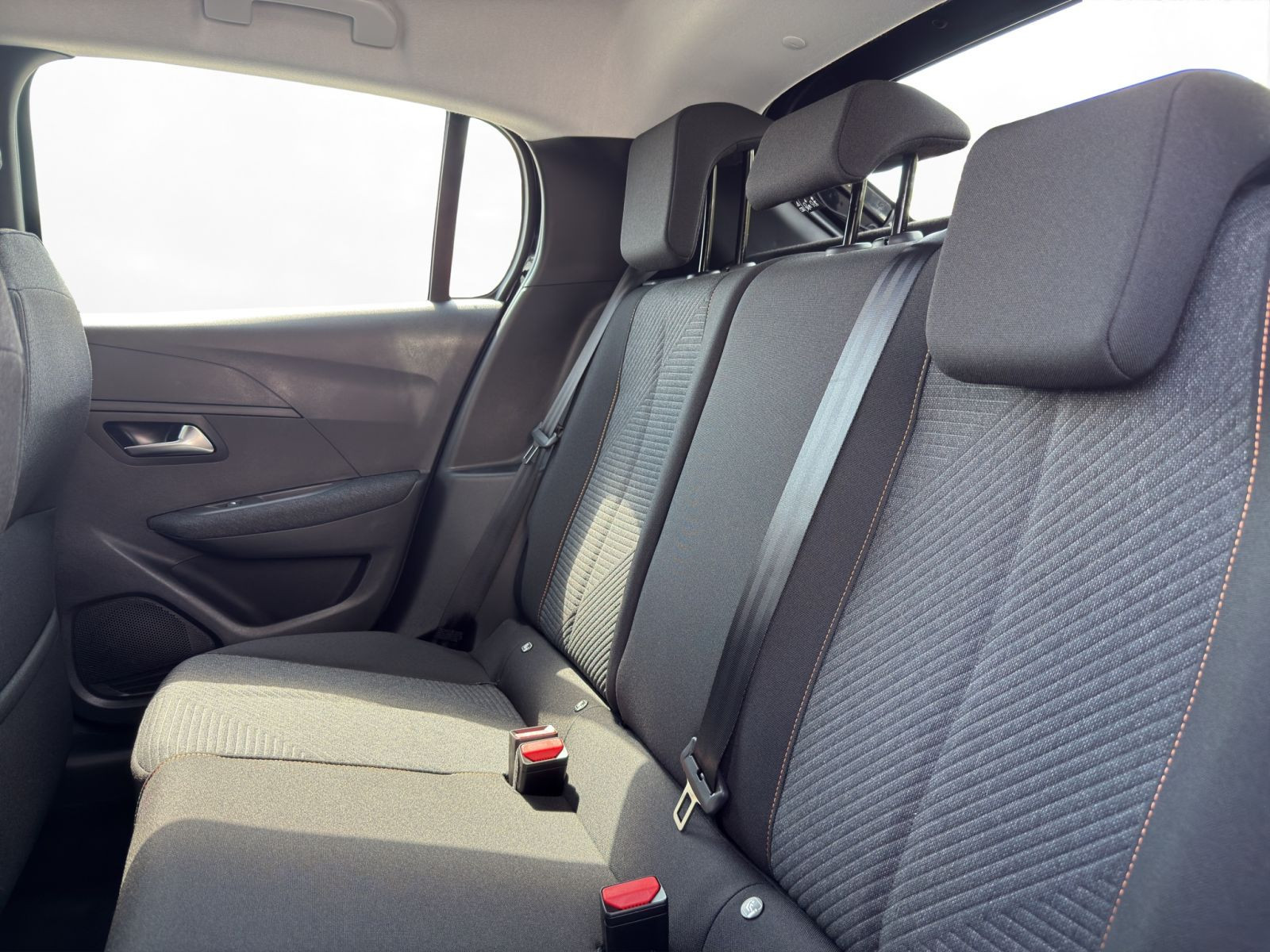 Peugeot - 208_12