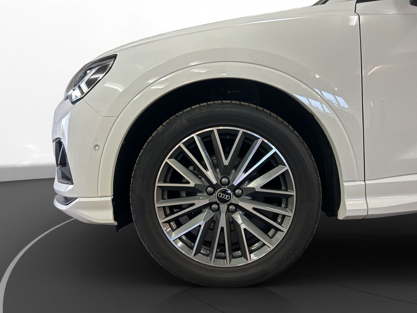 Audi - Q3_13 Audi - Q3_13