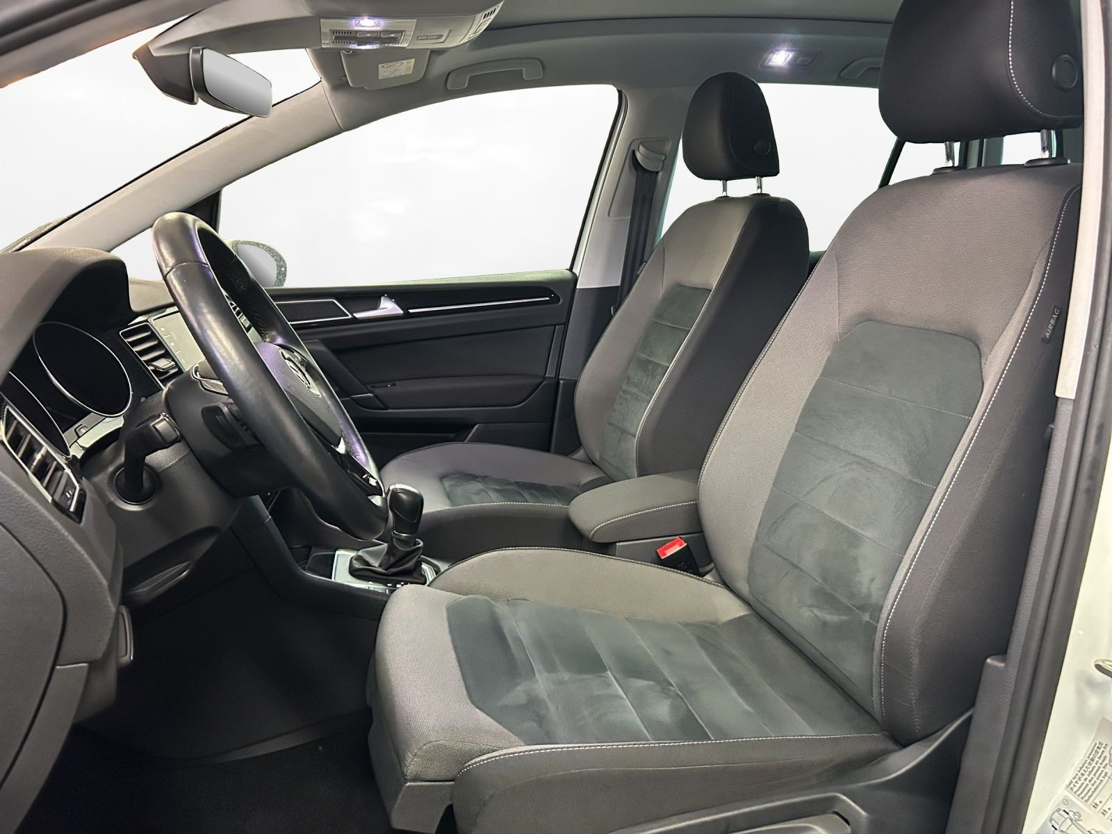 Volkswagen - Golf Sportsvan_17