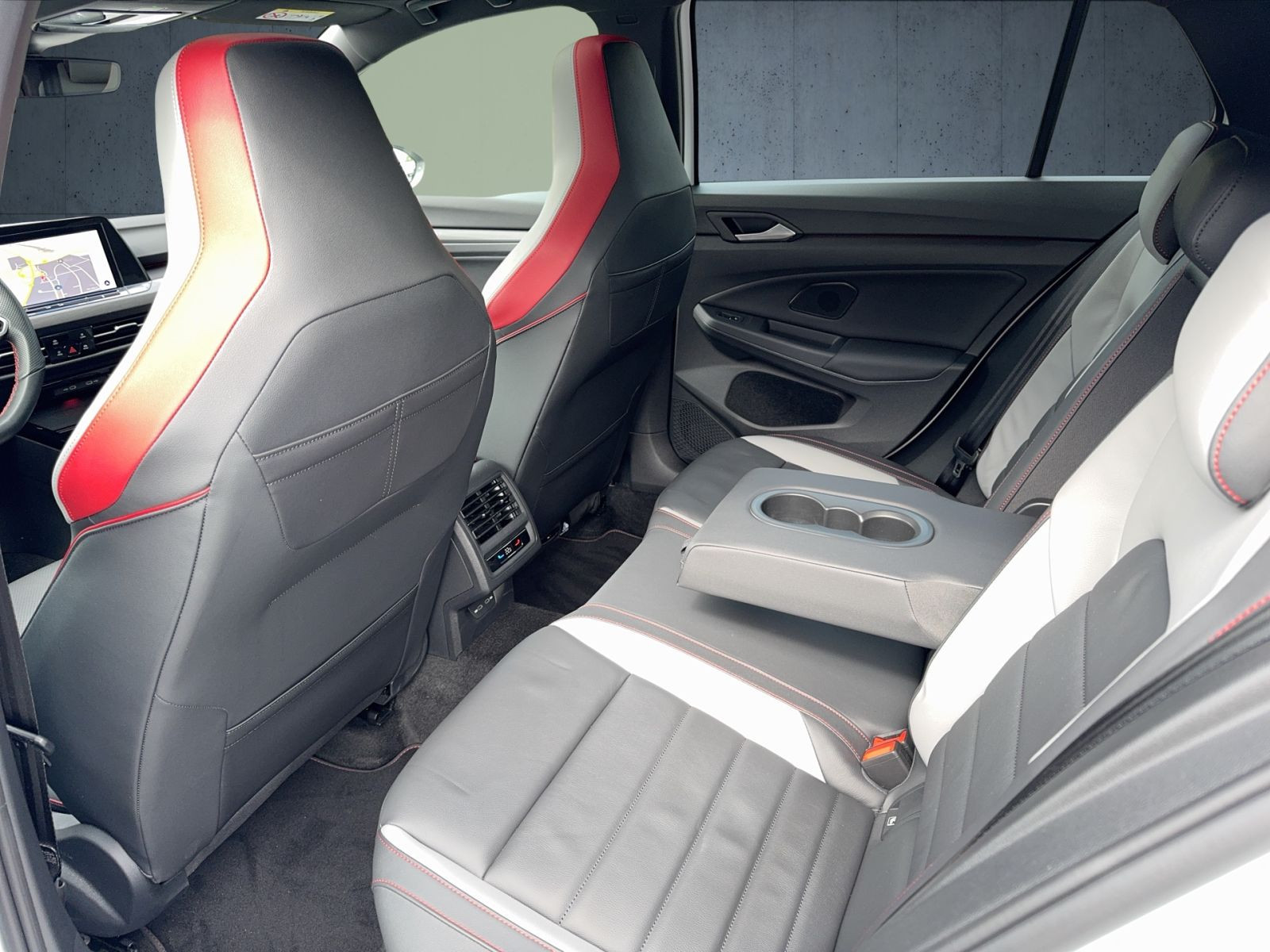 Volkswagen - Golf GTI_14