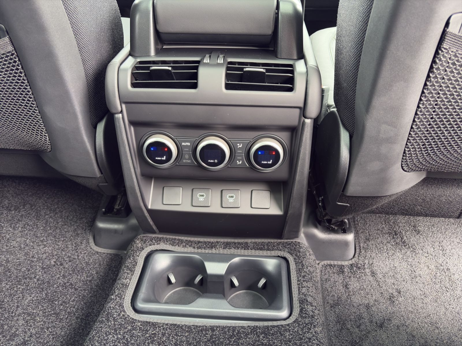 Land Rover - Defender_14