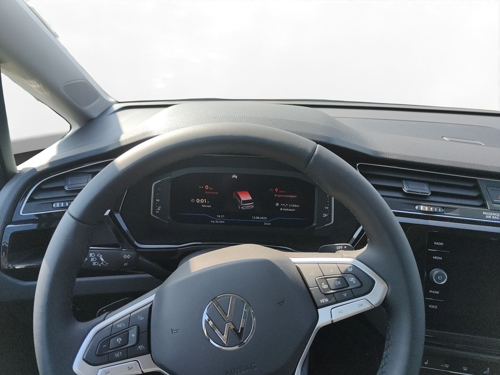 Volkswagen - Touran_9