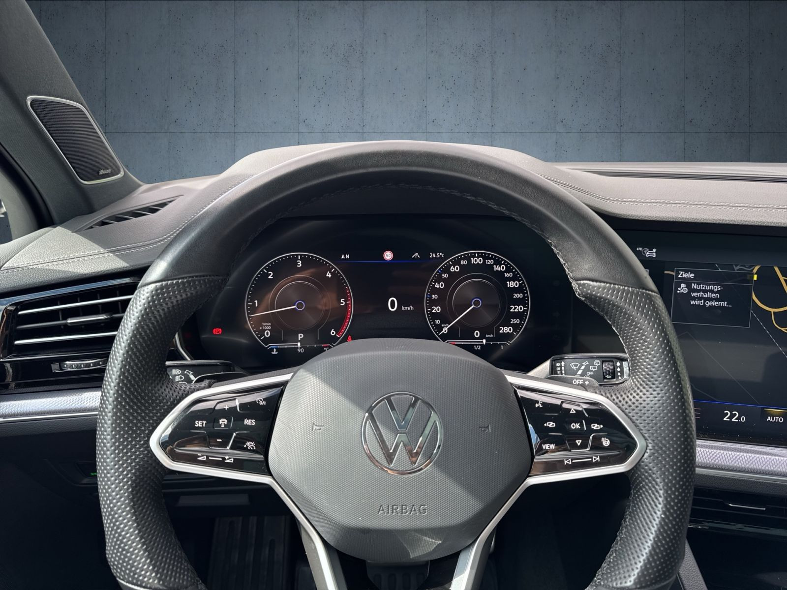 Volkswagen - Touareg_25
