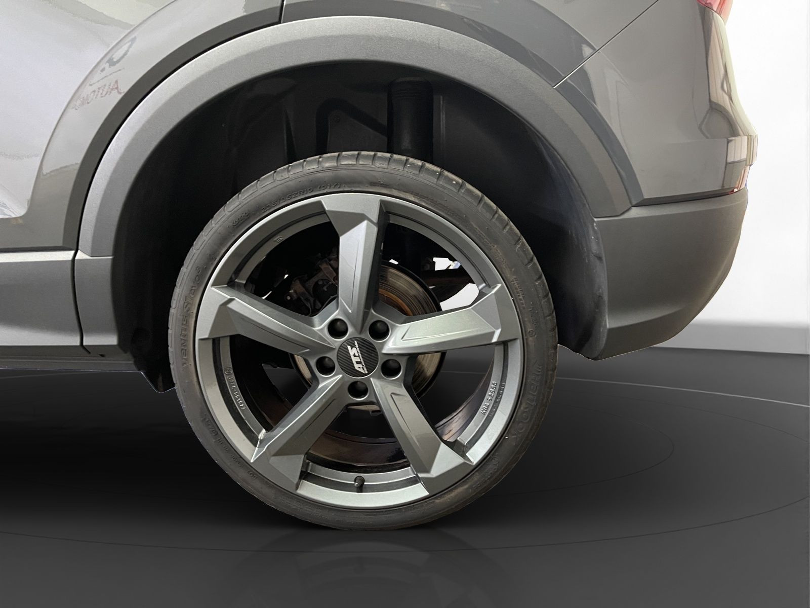 Audi - Q2_14