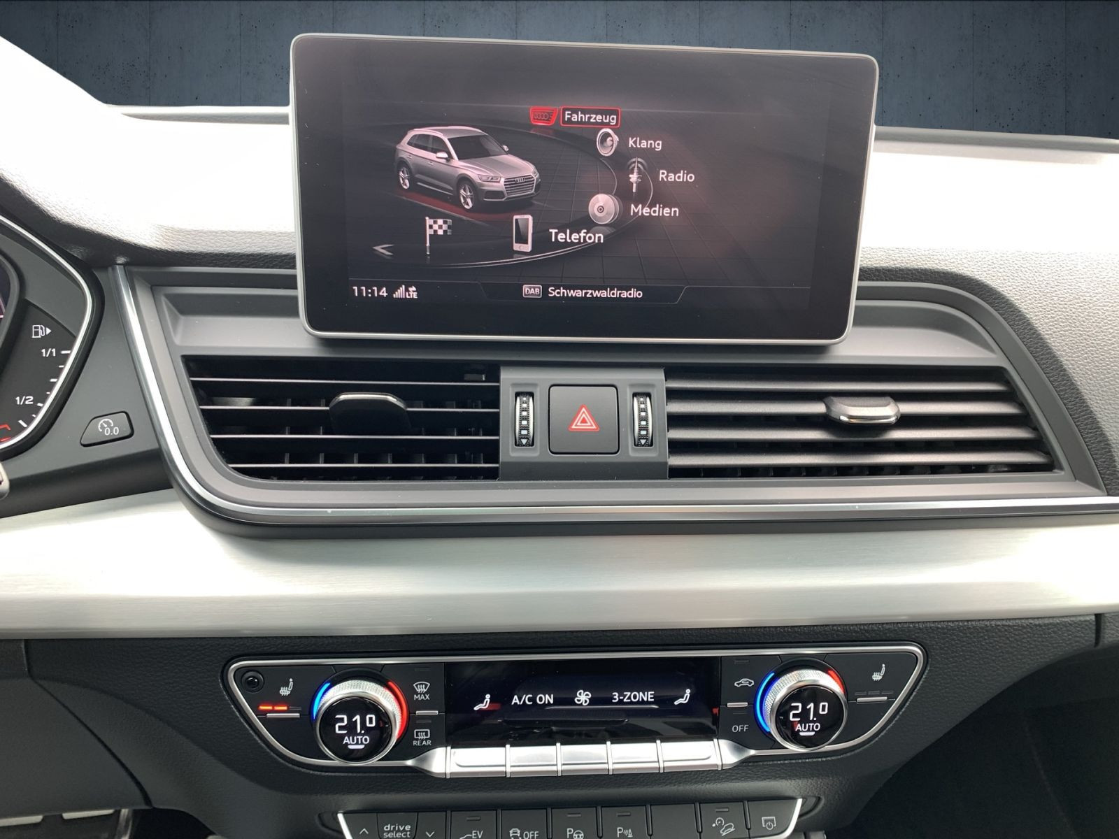 Audi - Q5_25