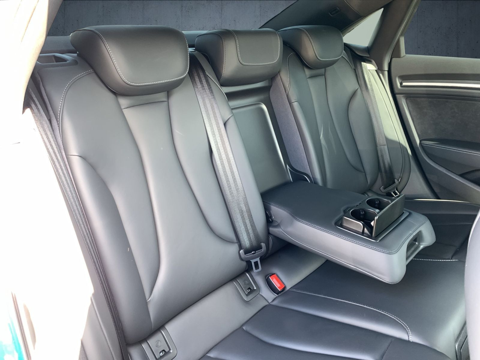 Audi - RS 3 Limousine_17