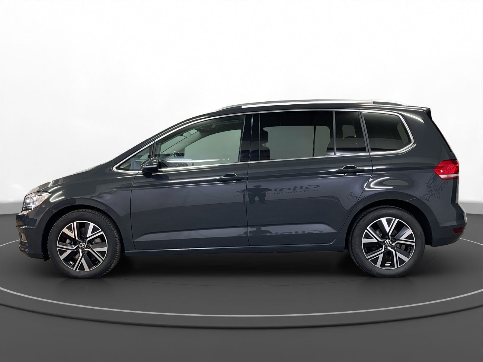 Volkswagen - Touran_6