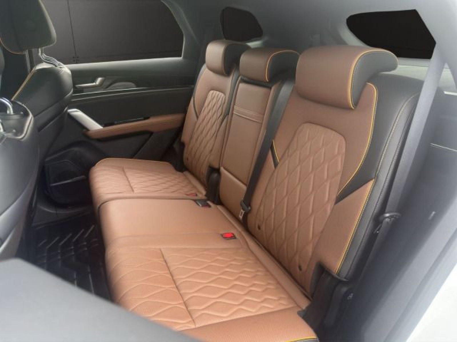 BYD - TANG_12