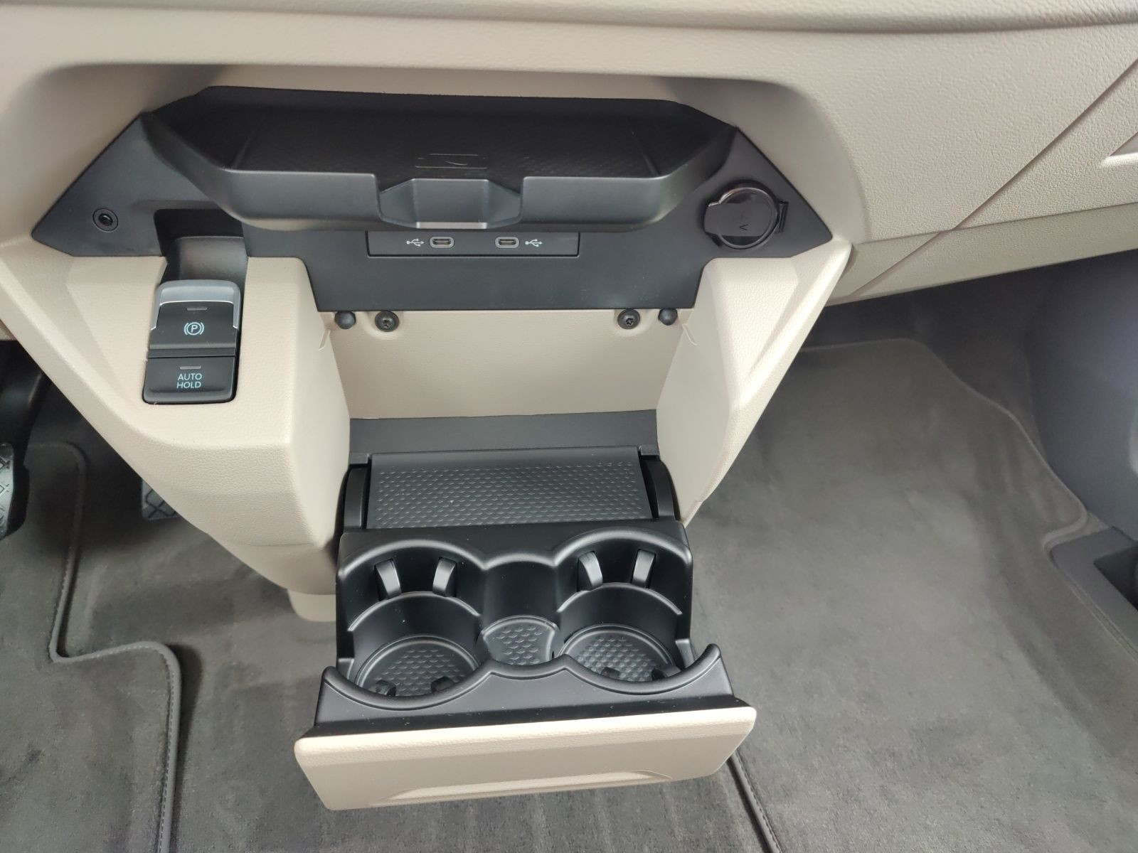 Volkswagen - Multivan_22