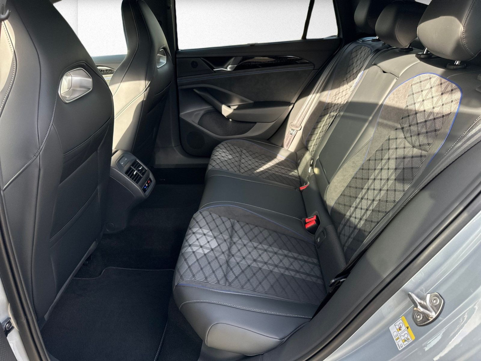 Volkswagen - Passat Variant_14