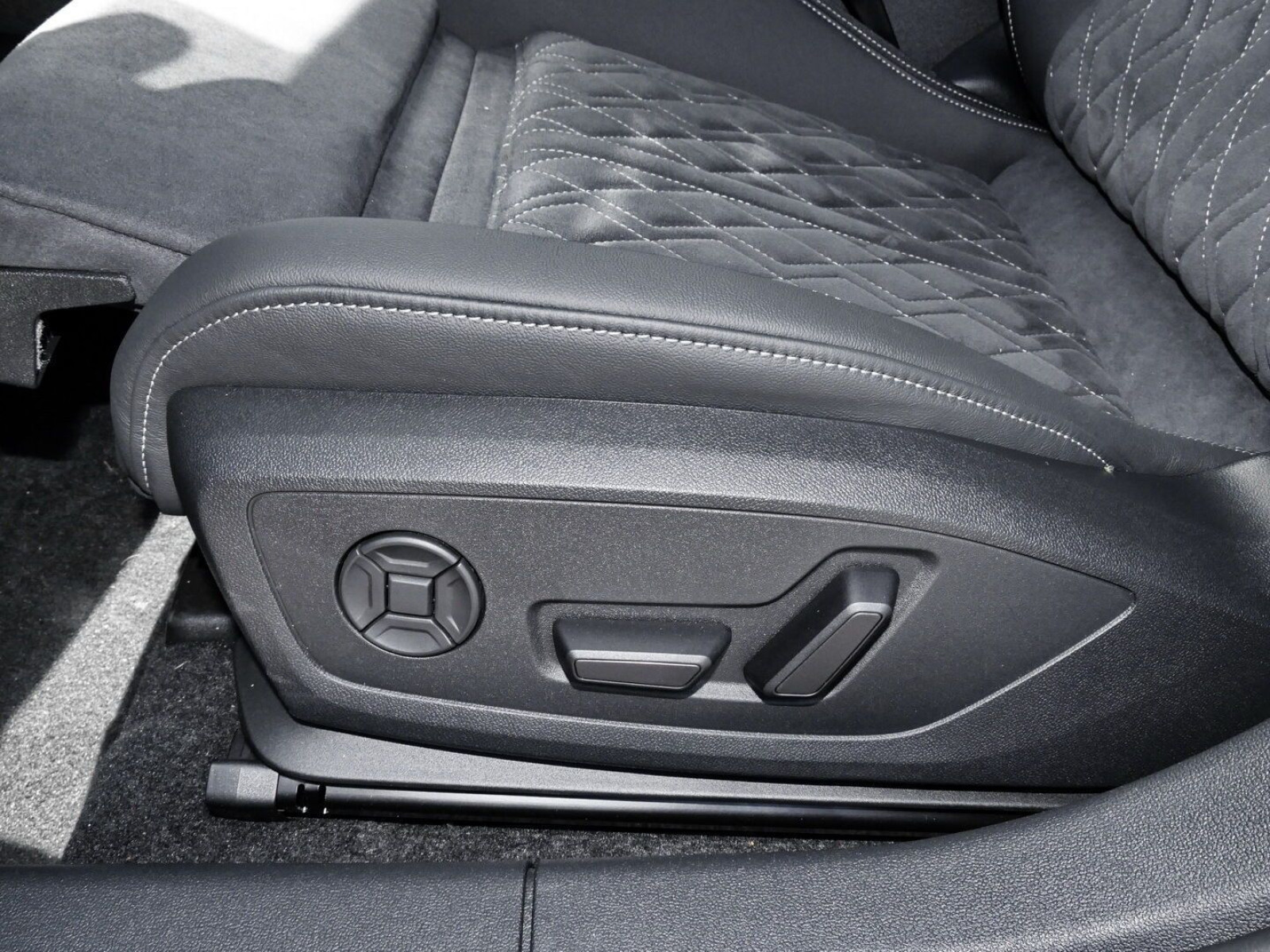 Audi - A3 Limousine_12