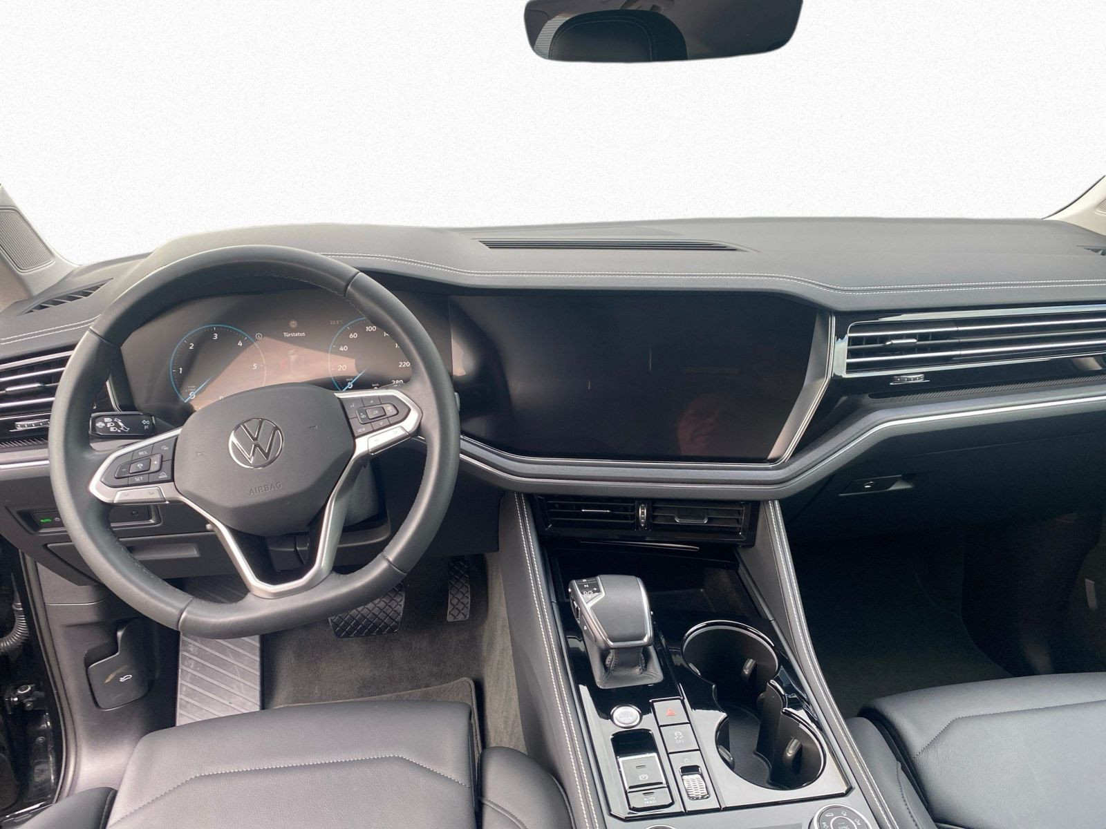Volkswagen - Touareg_13