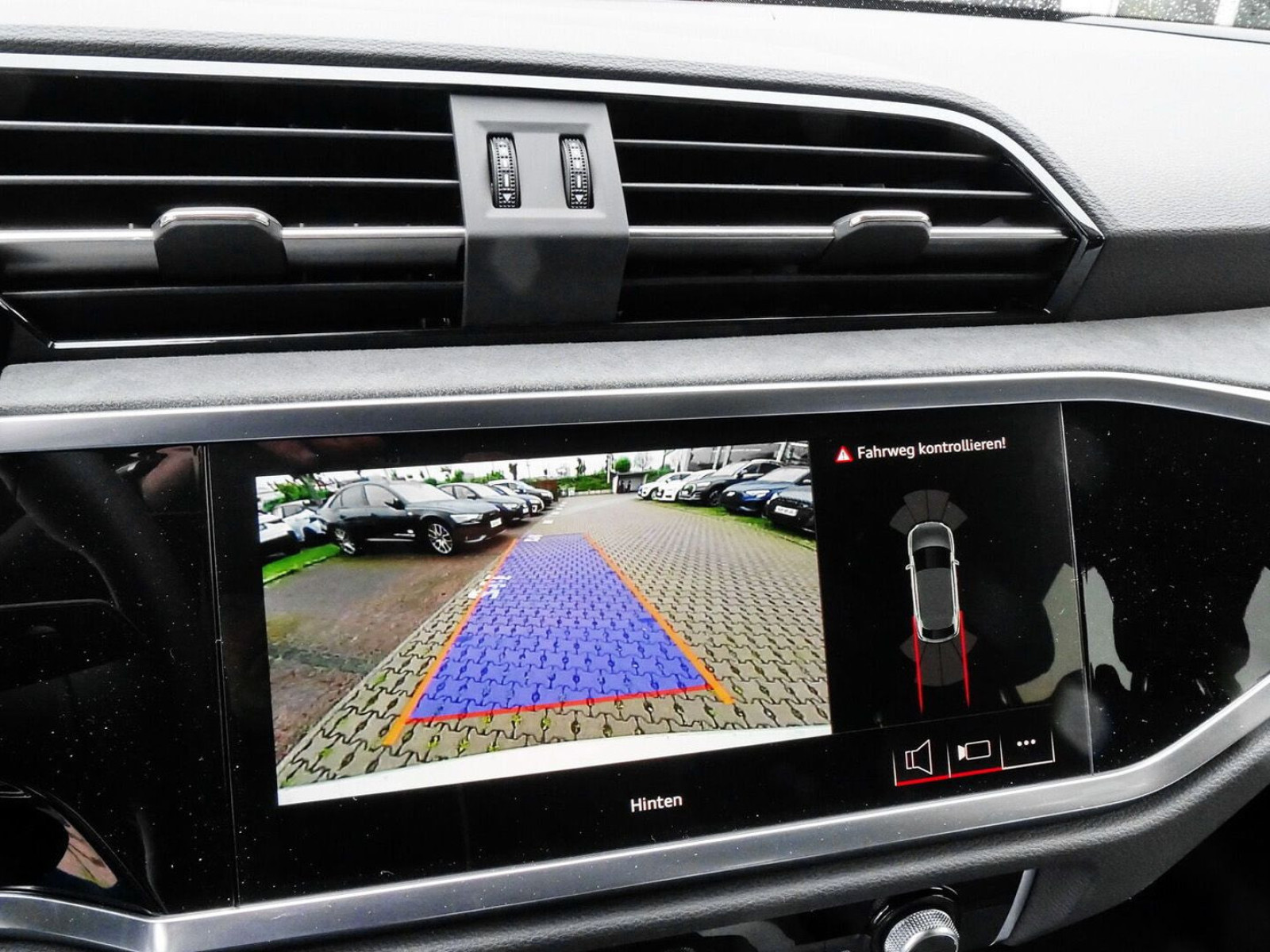 Audi - Q3 Sportback_15