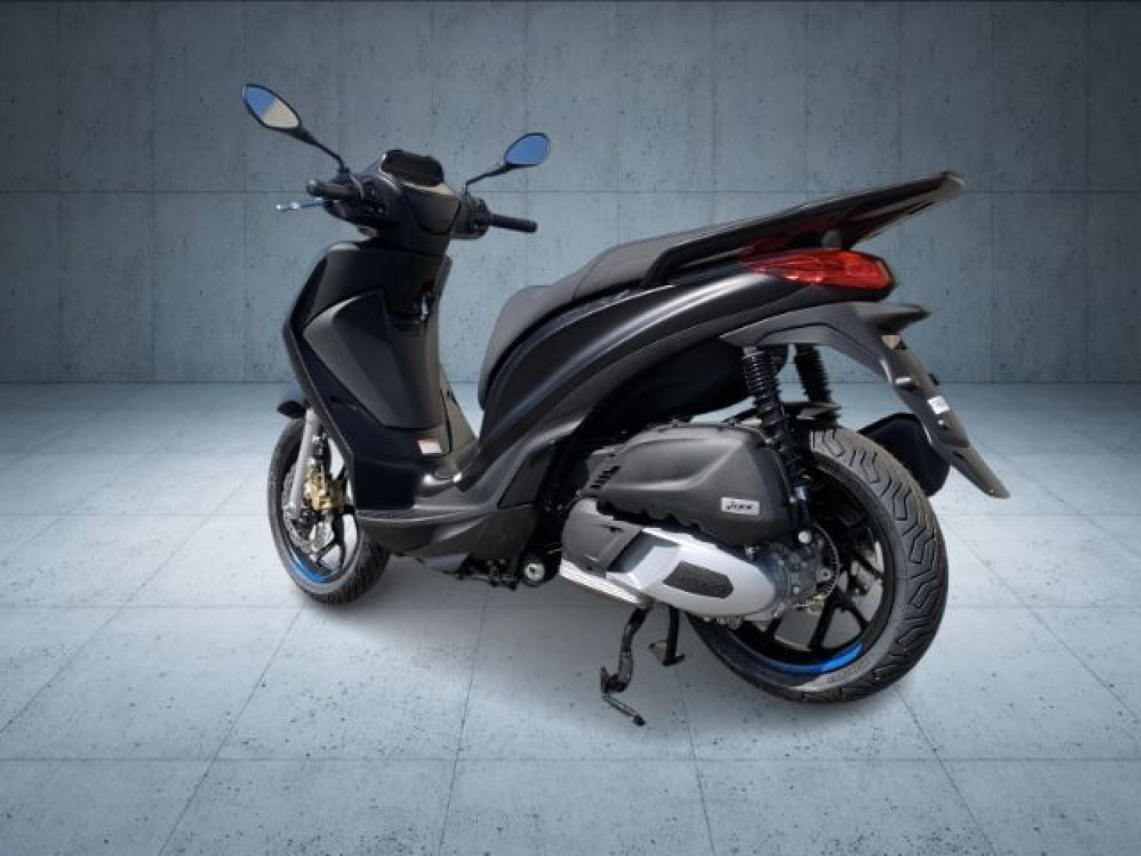 Piaggio - _4