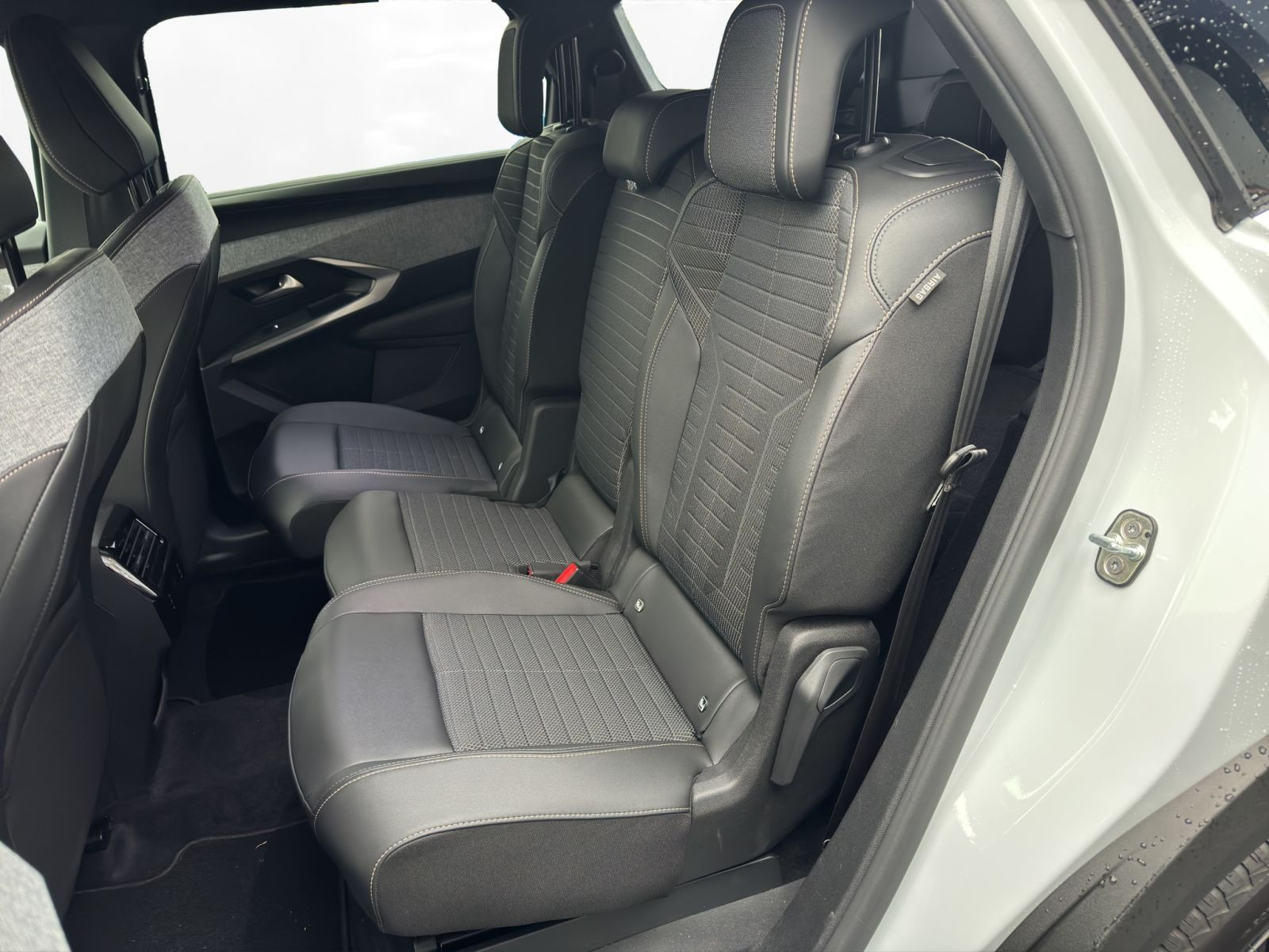 Peugeot - 5008_12