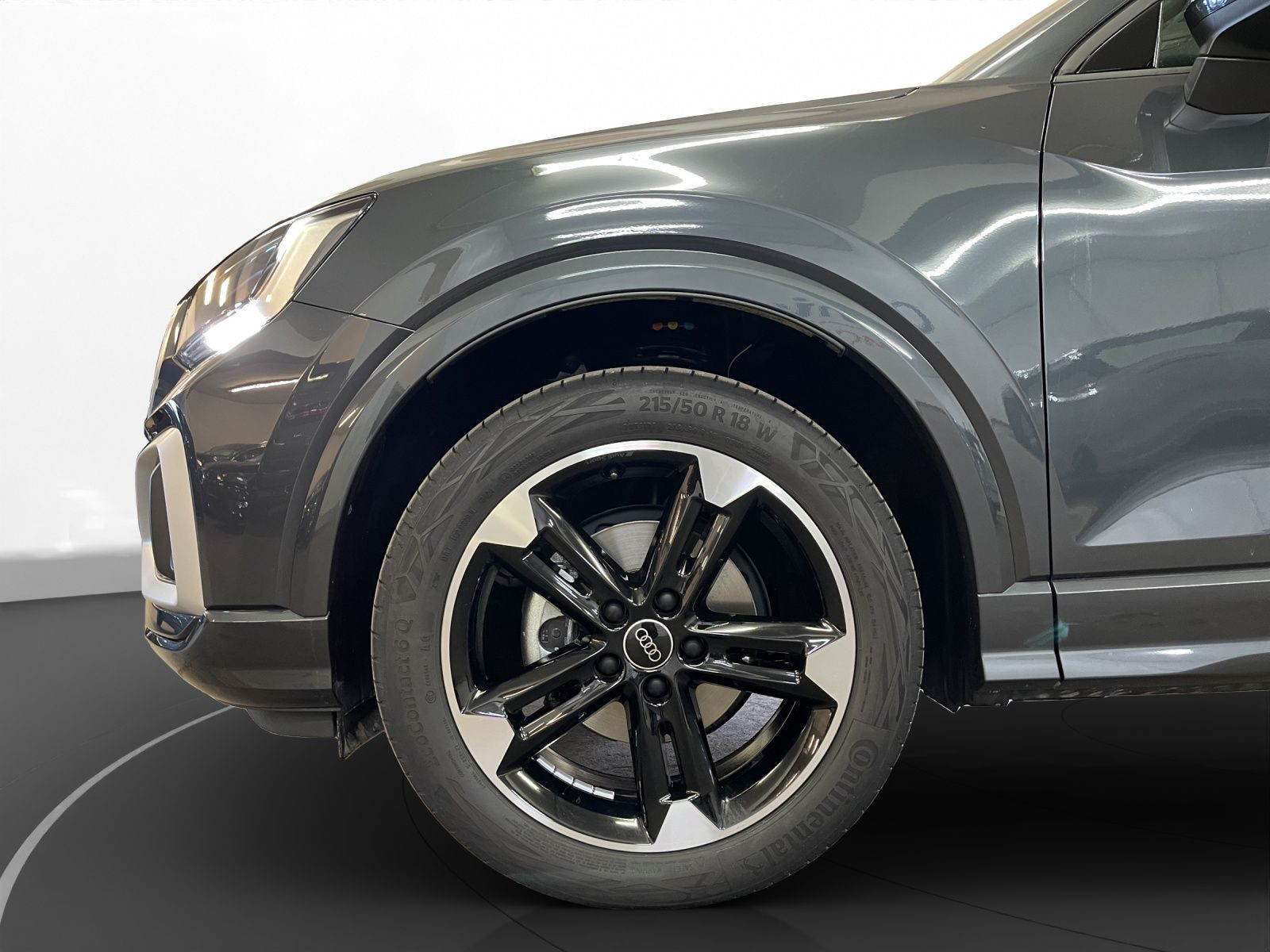 Audi - Q2_13