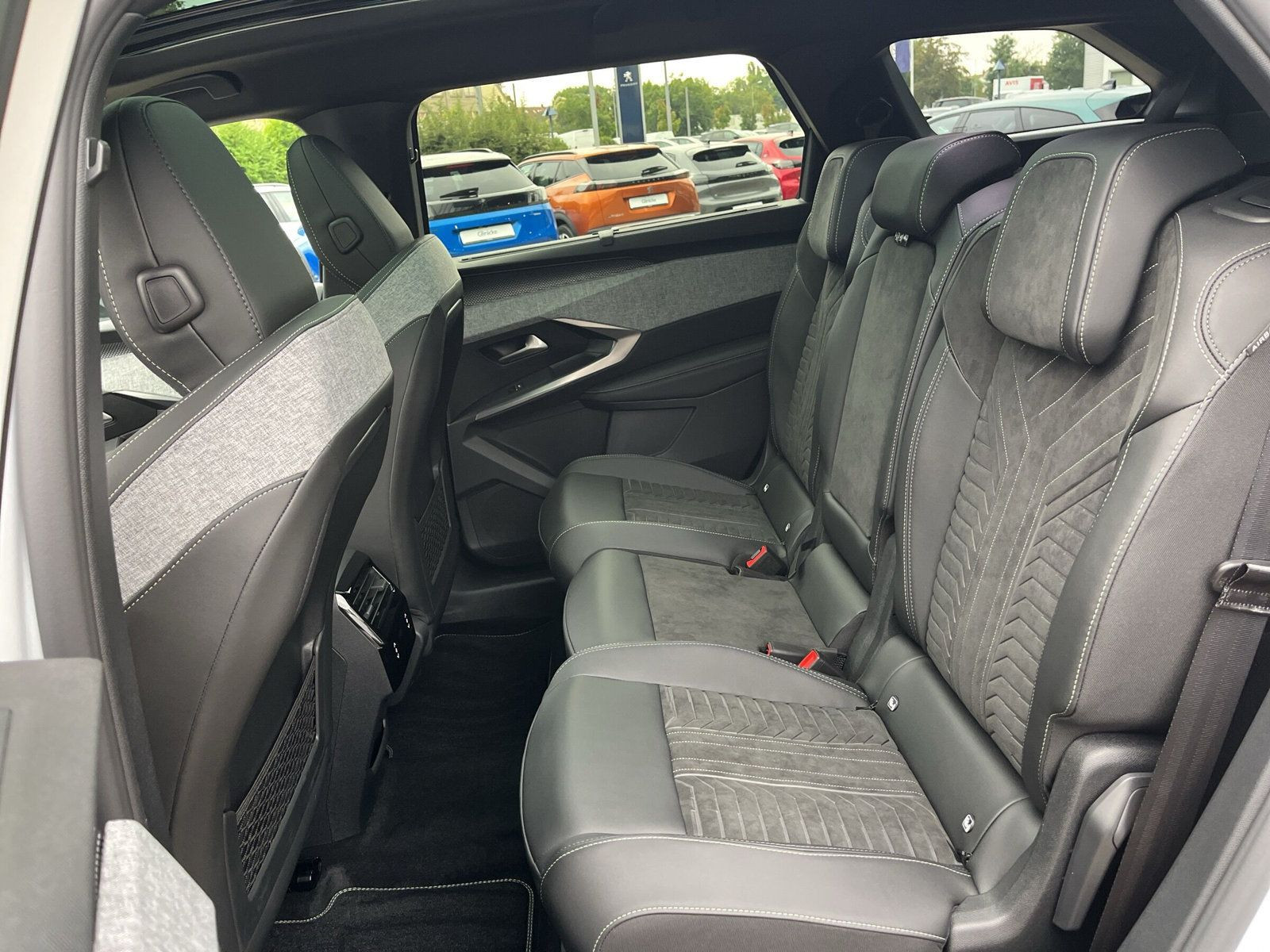 Peugeot - 5008_9