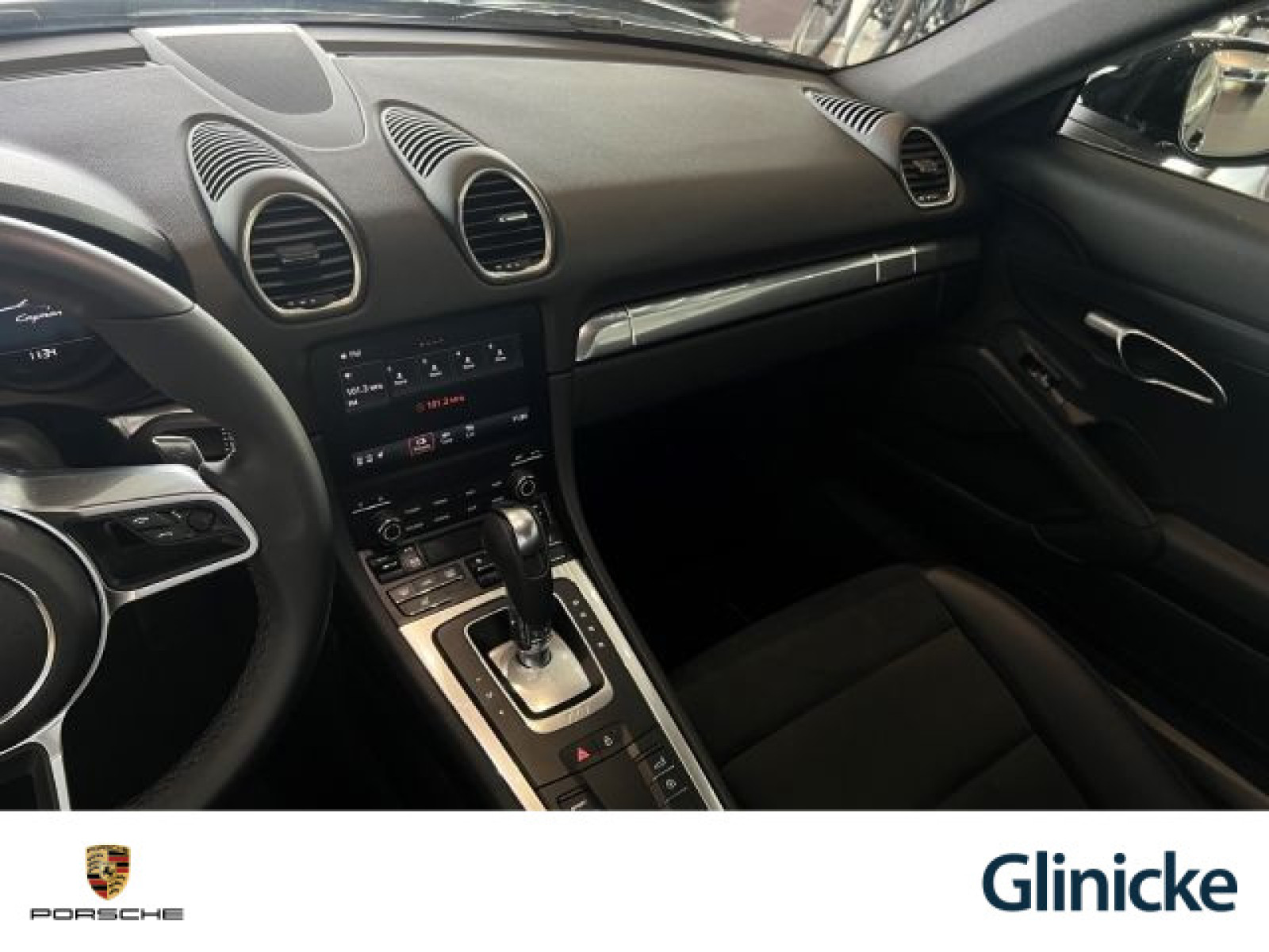 Porsche - Cayman_24