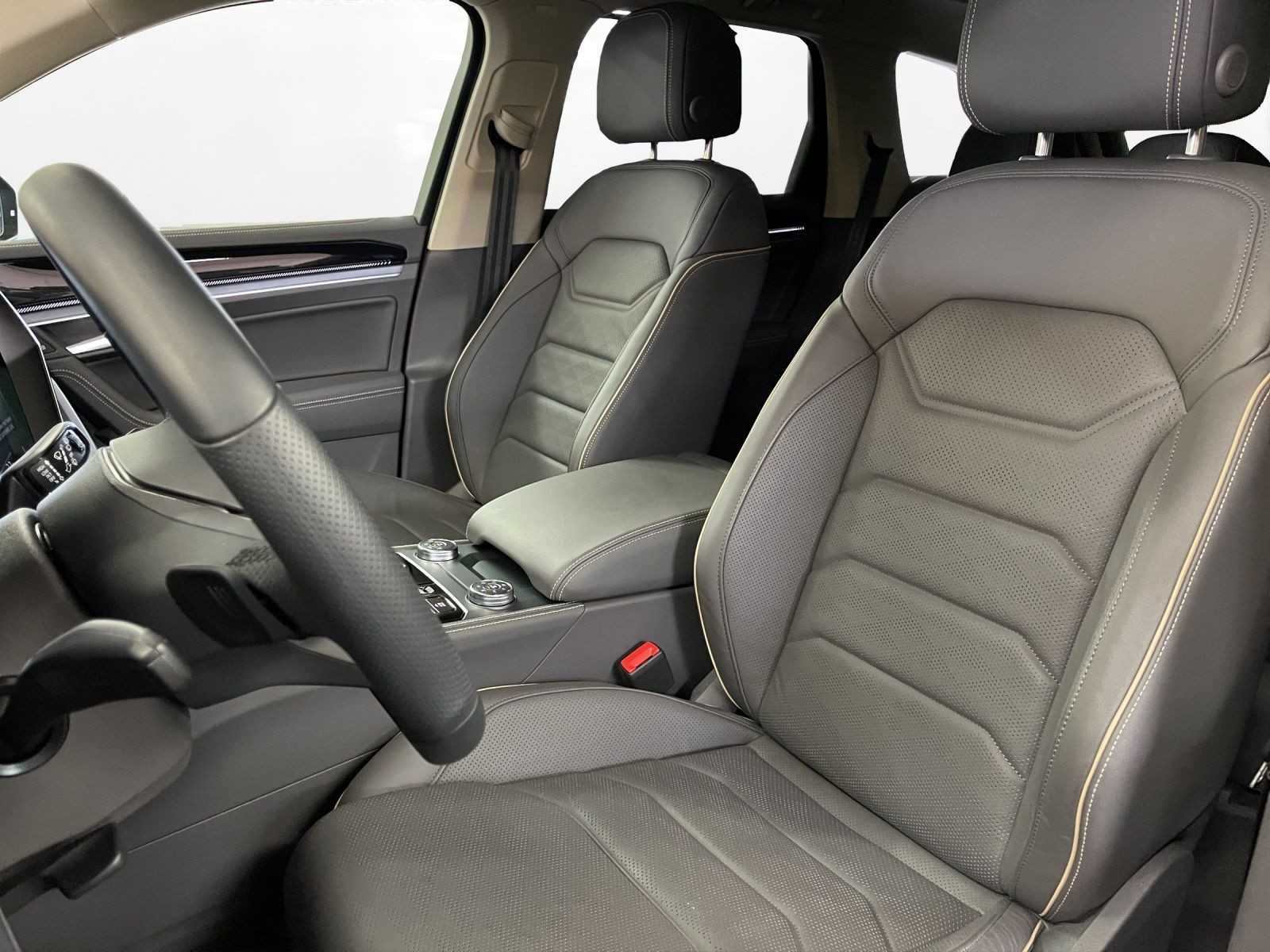 Volkswagen - Touareg_17