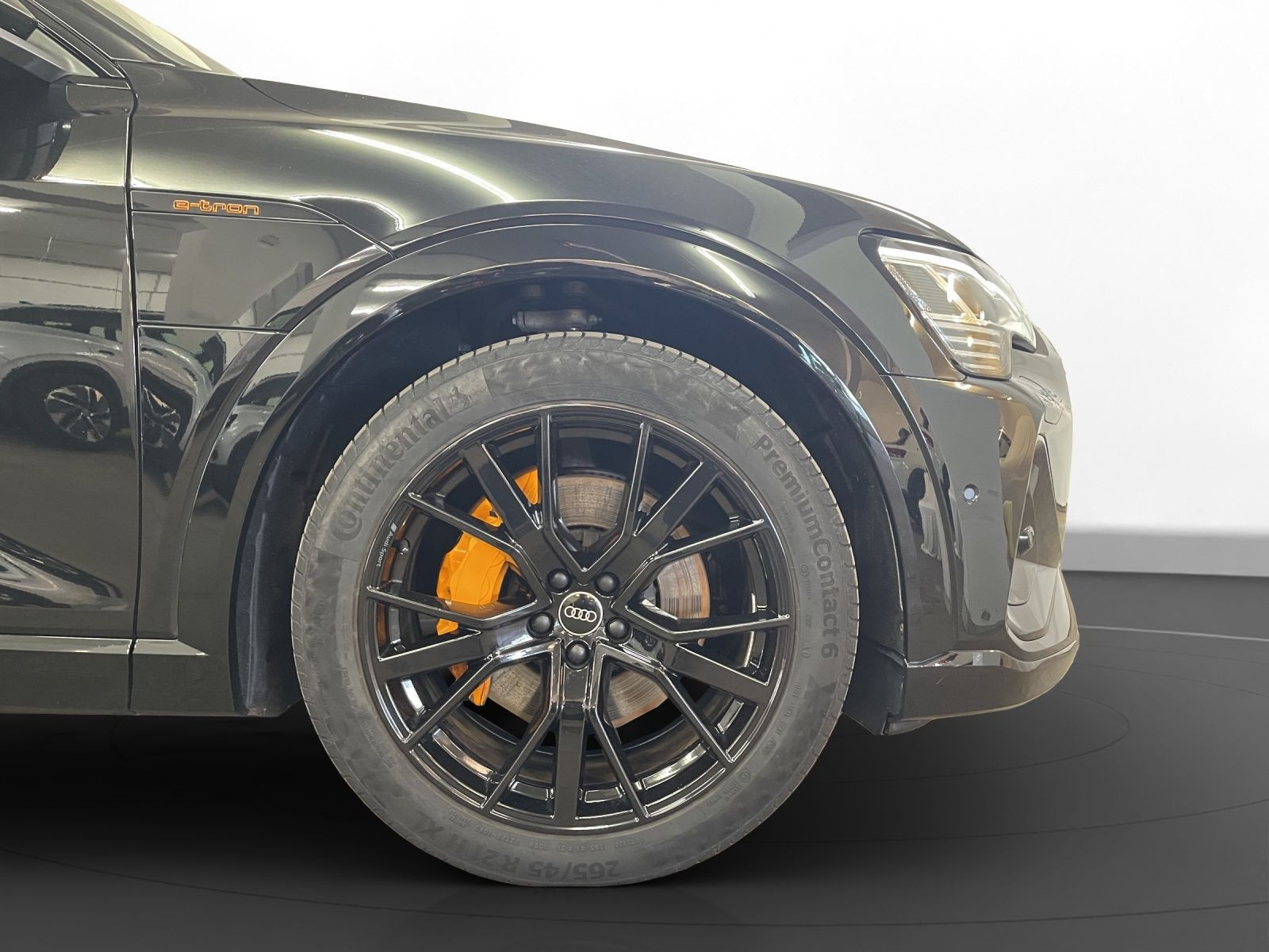 Audi - e-tron_15